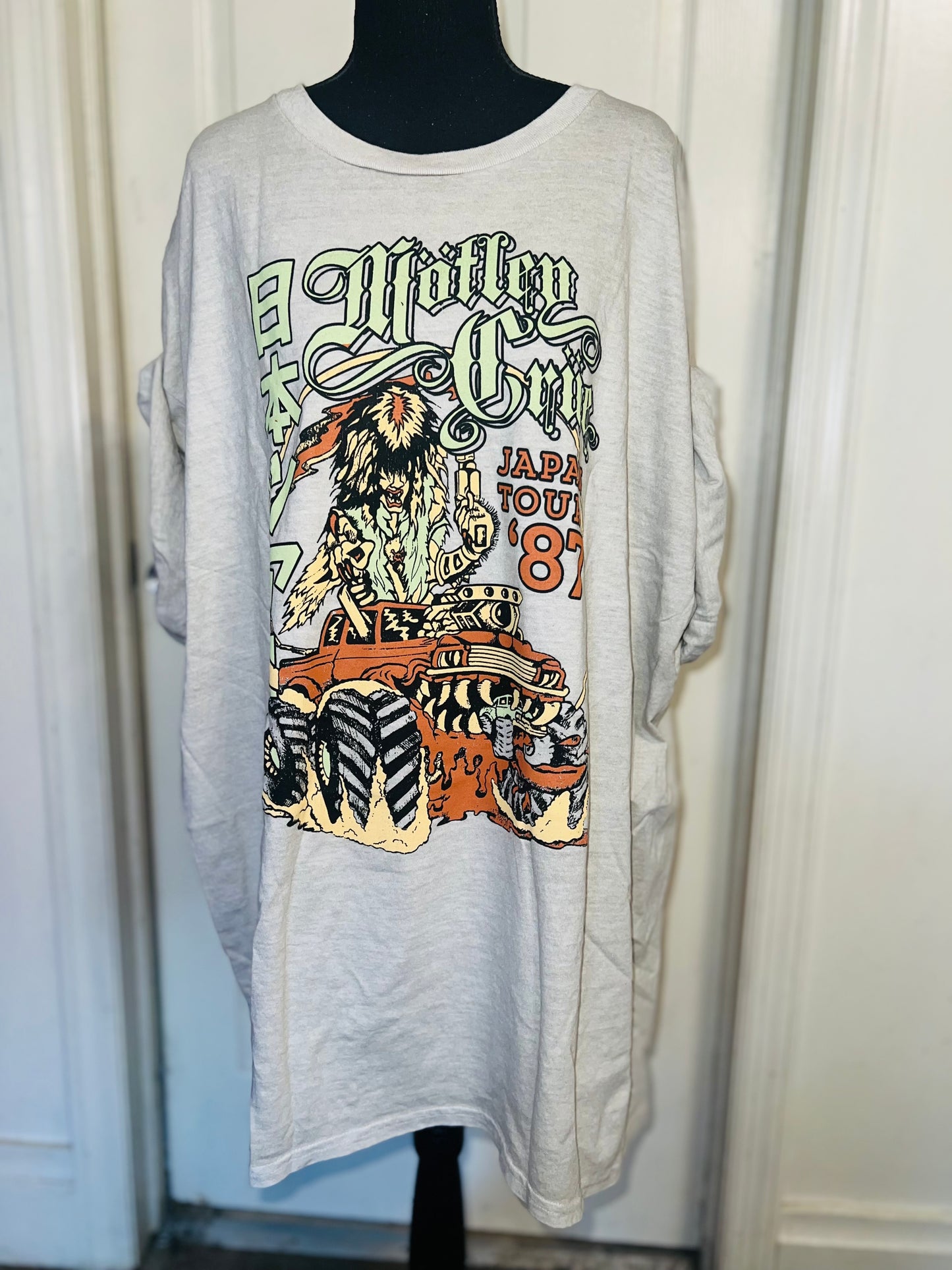 Motley Crue Oversized Distressed Tee