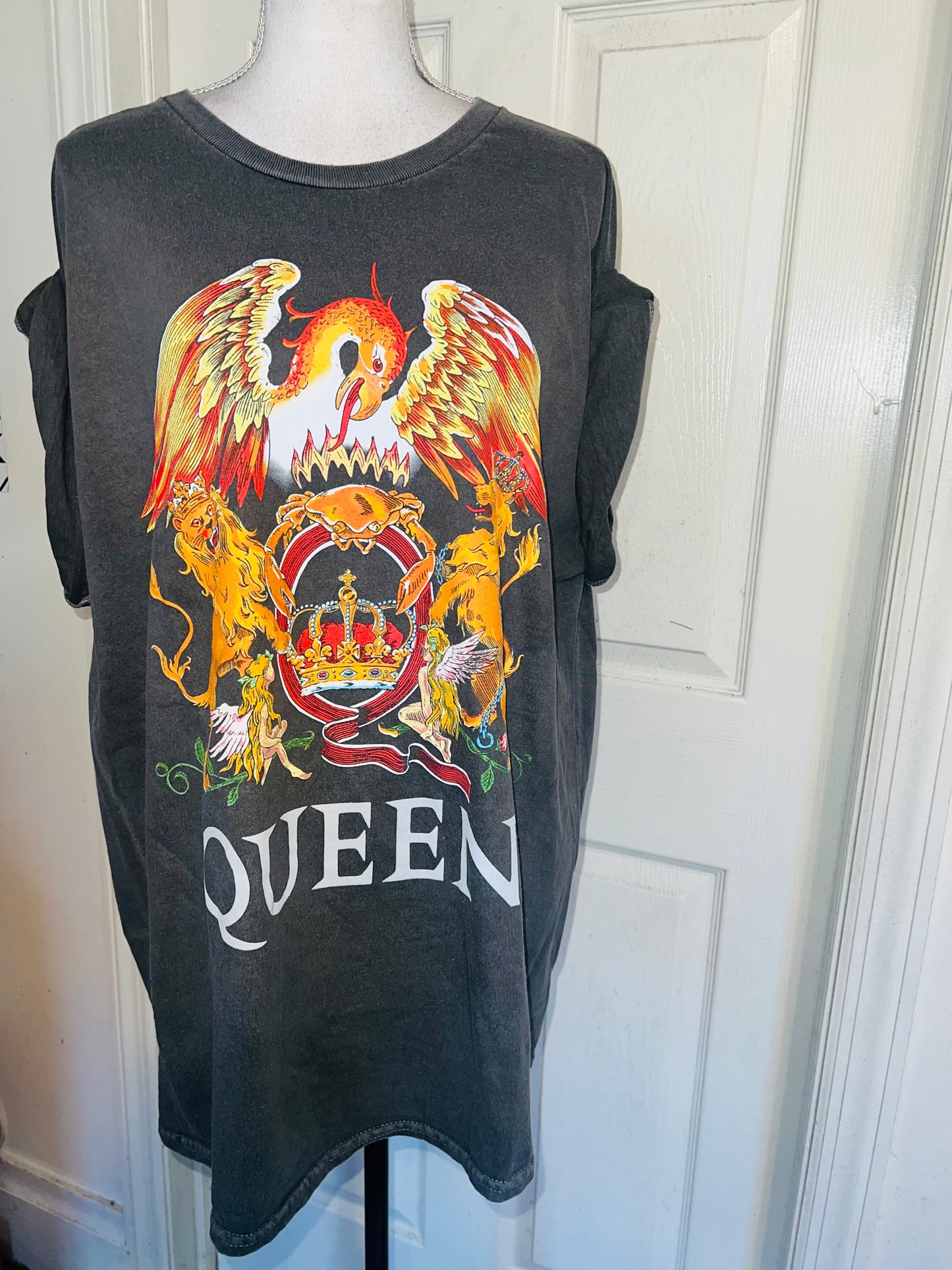 Queen Oversized Distressed Tee