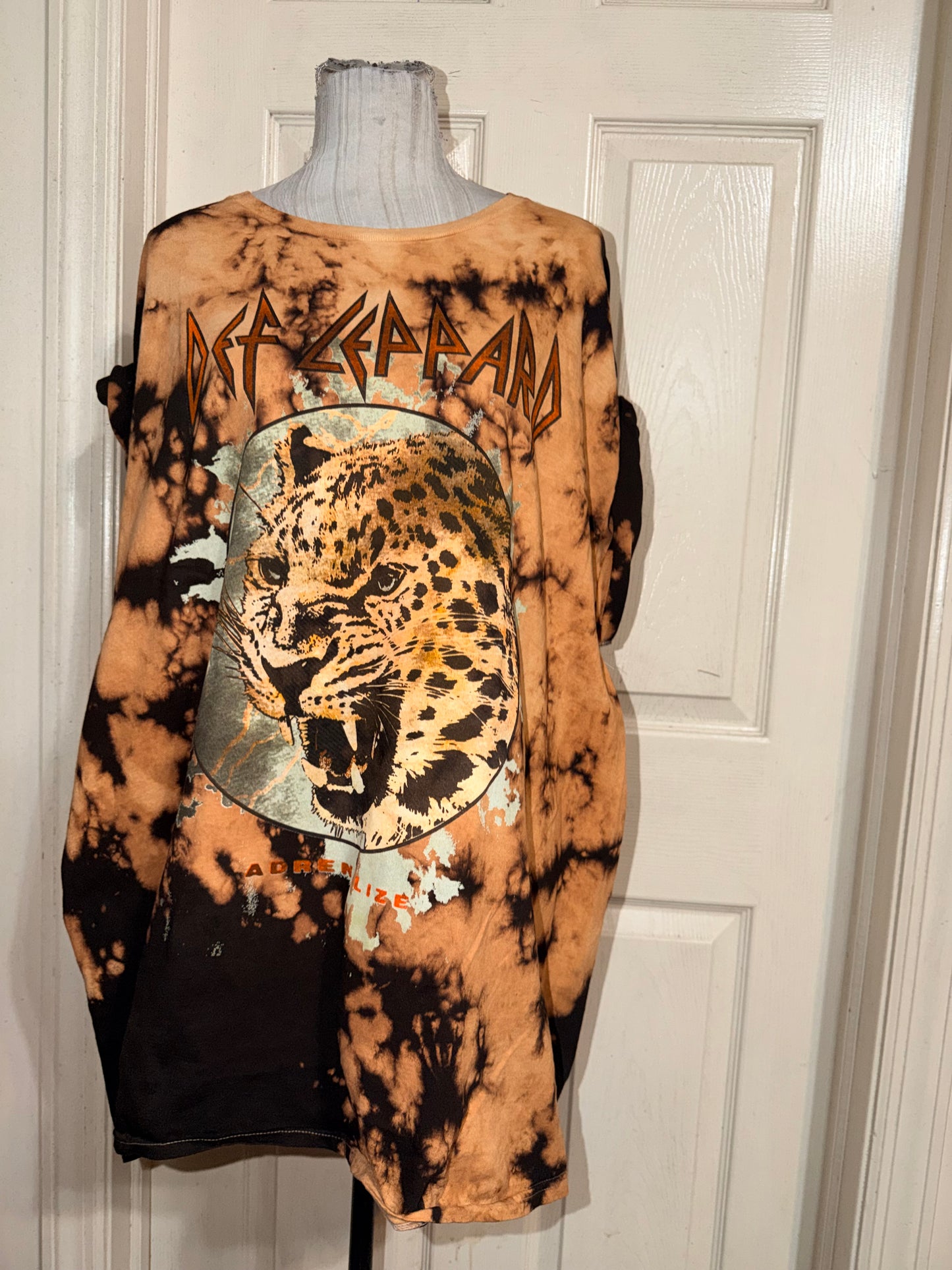 Def Leppard Oversized Distressed Tee