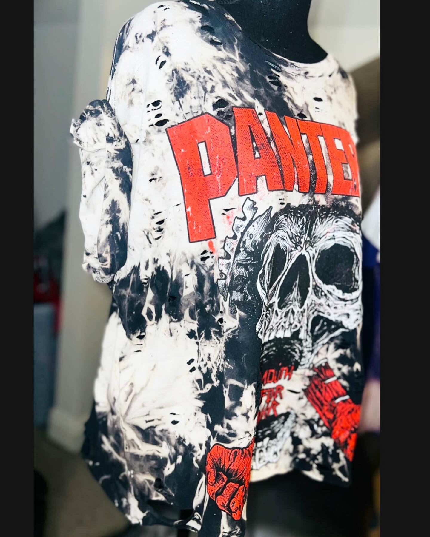 Pantera Oversized Distressed Tee on