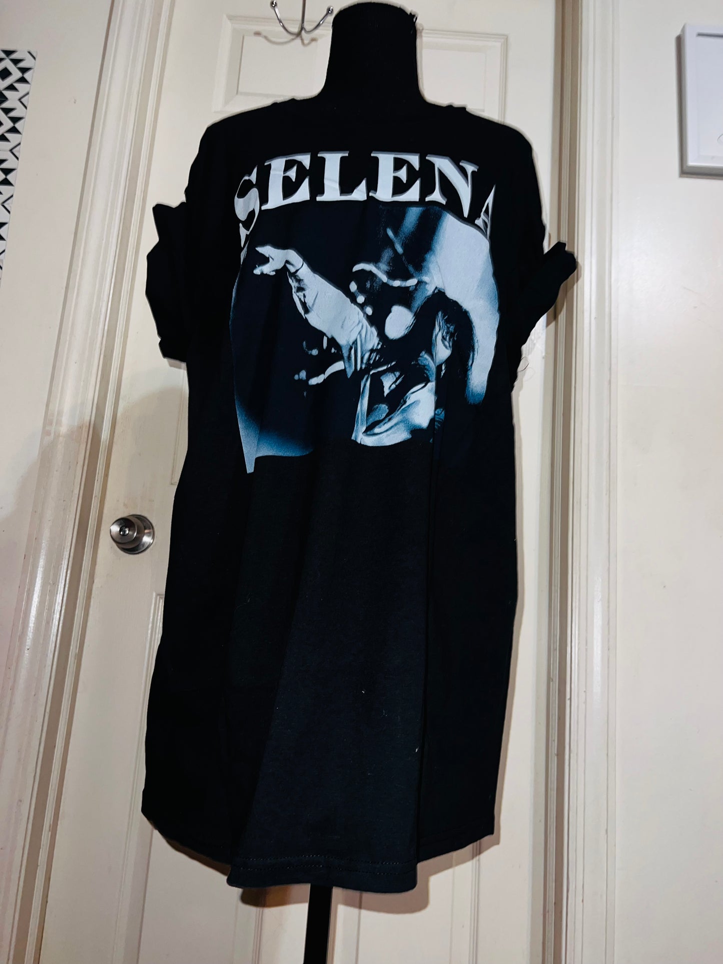 Selena Oversized Distressed Tee