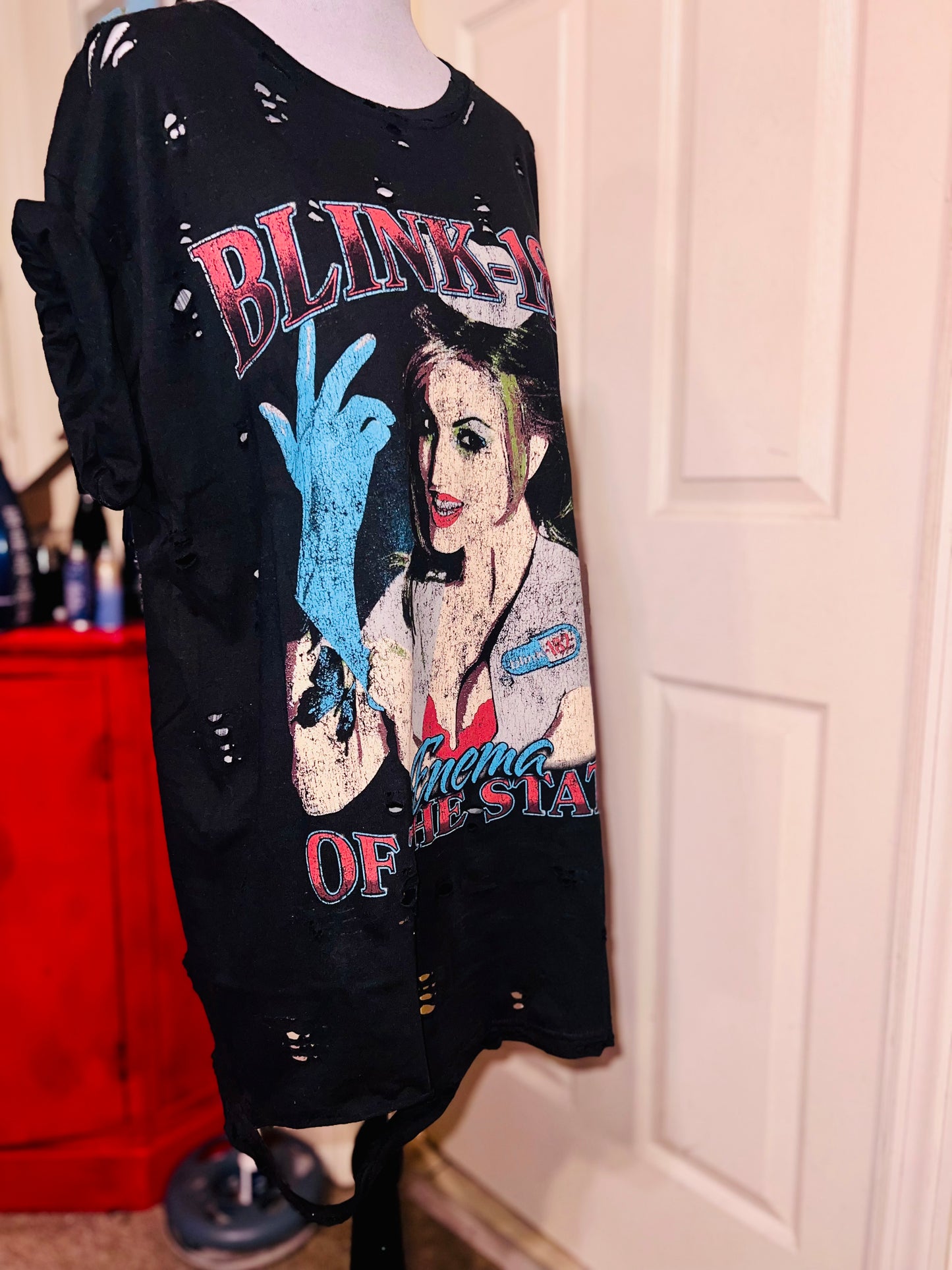 Blink 182 Oversized Distressed Tee