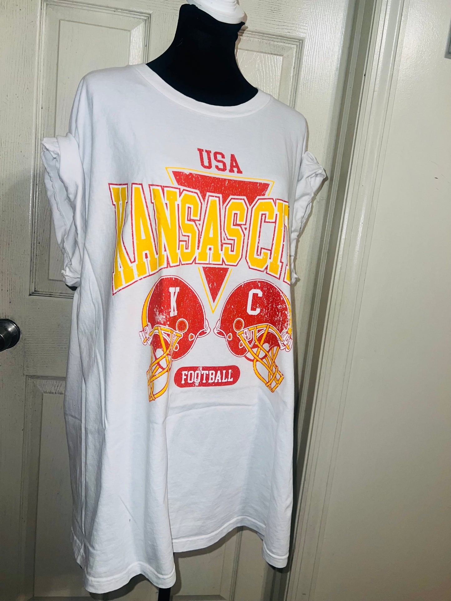 Kansas City Chiefs Oversized Distressed Tee