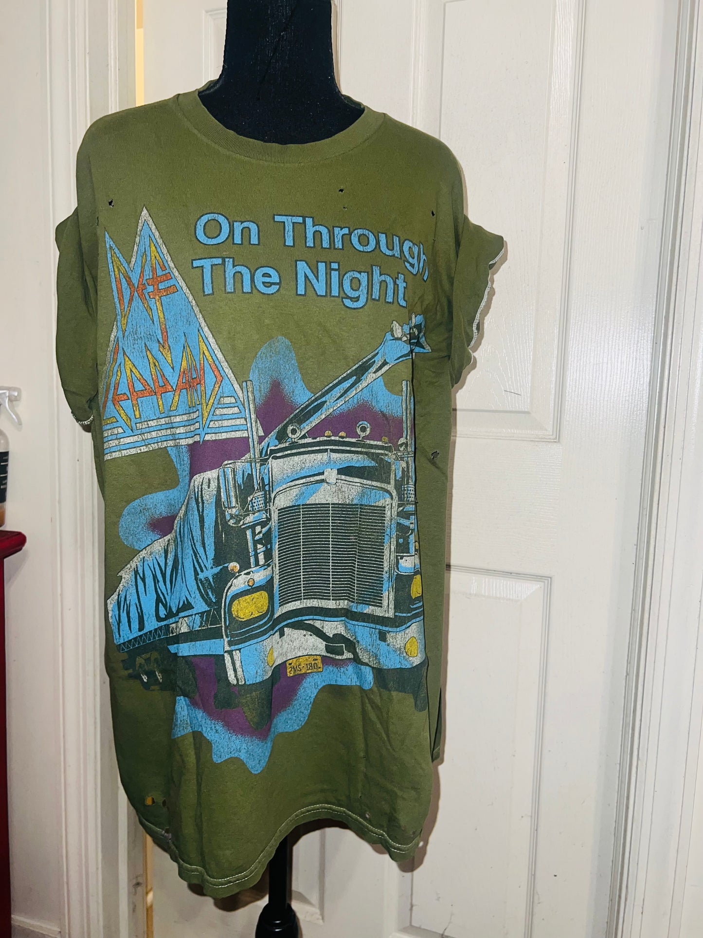 Def Leppard Oversized Distressed Tee