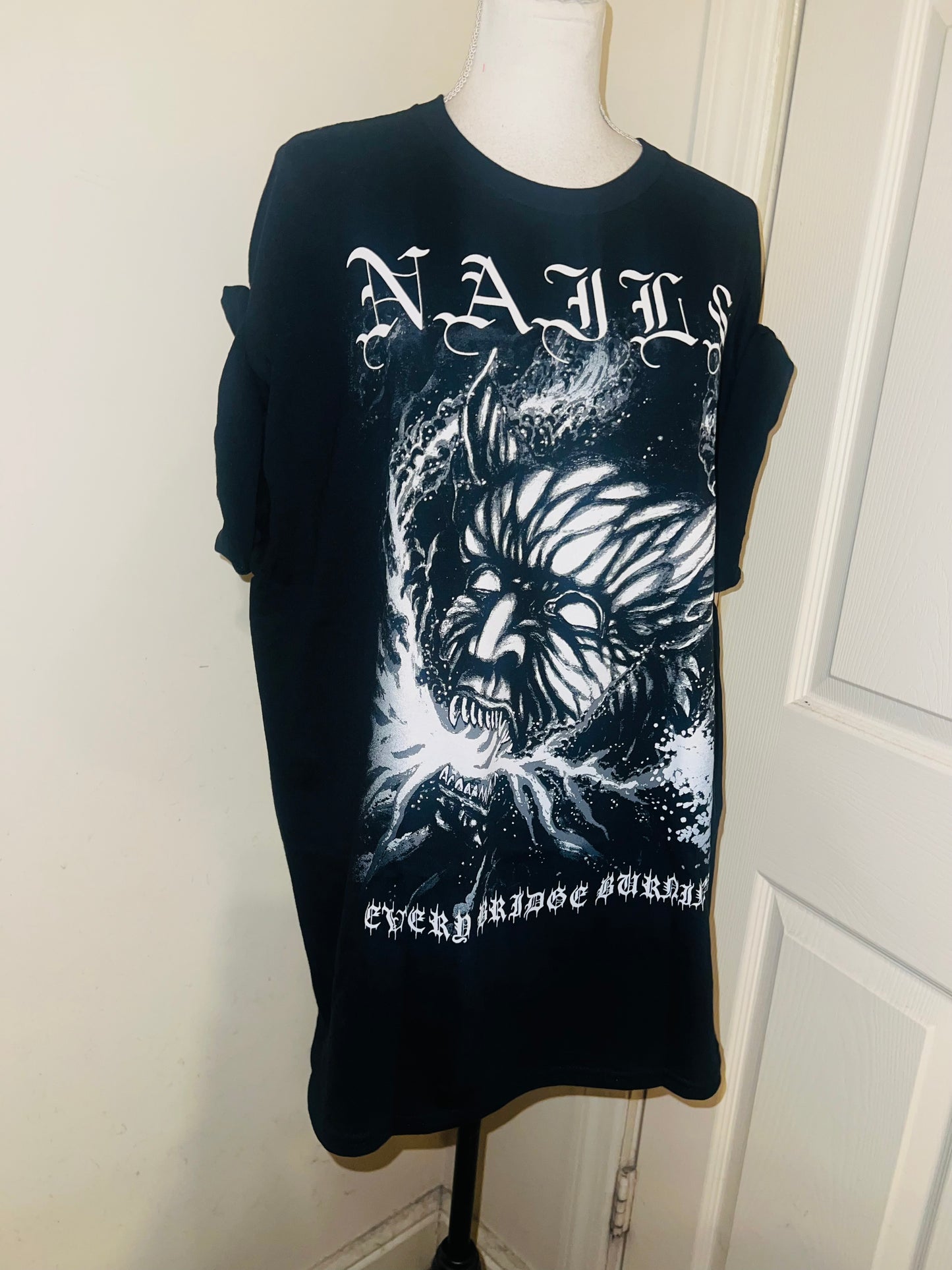 Nails Oversized Distressed Tee