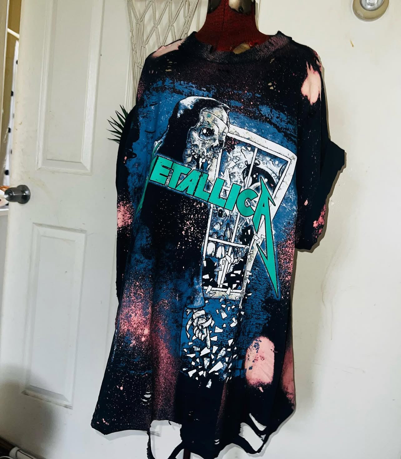 Metallica Oversized Distressed Tee
