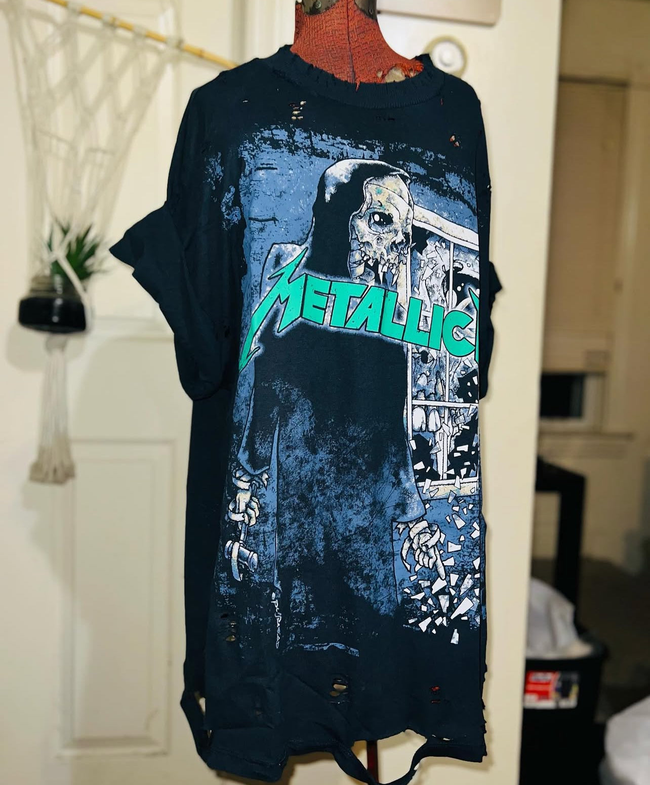 Metallica Oversized Distressed Tee