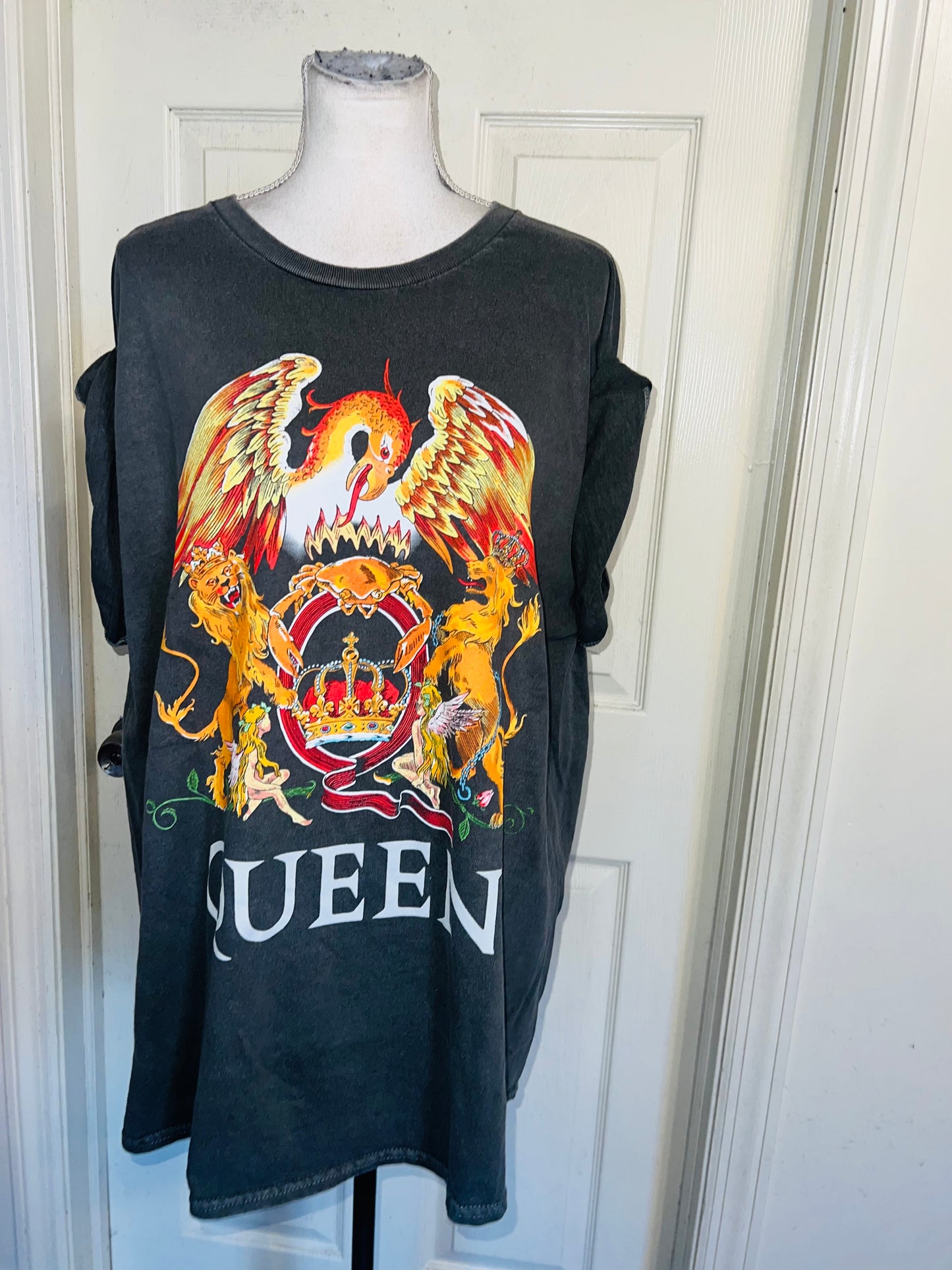 Queen Oversized Distressed Tee