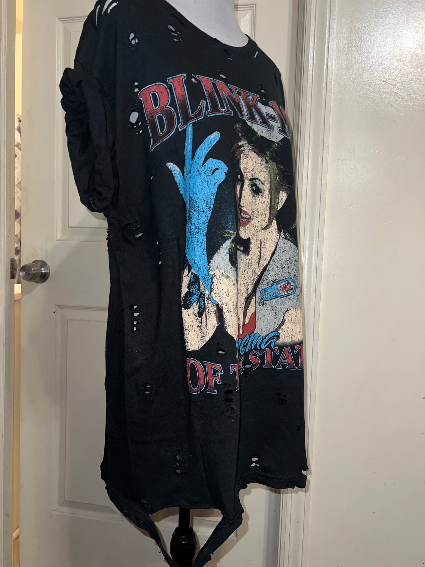 Blink 182 Oversized Distressed Tee