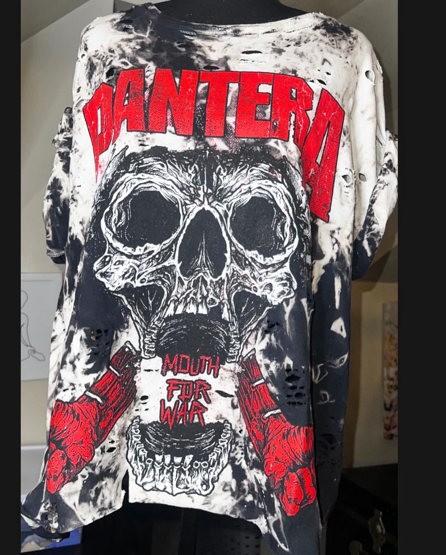 Pantera Oversized Distressed Tee on