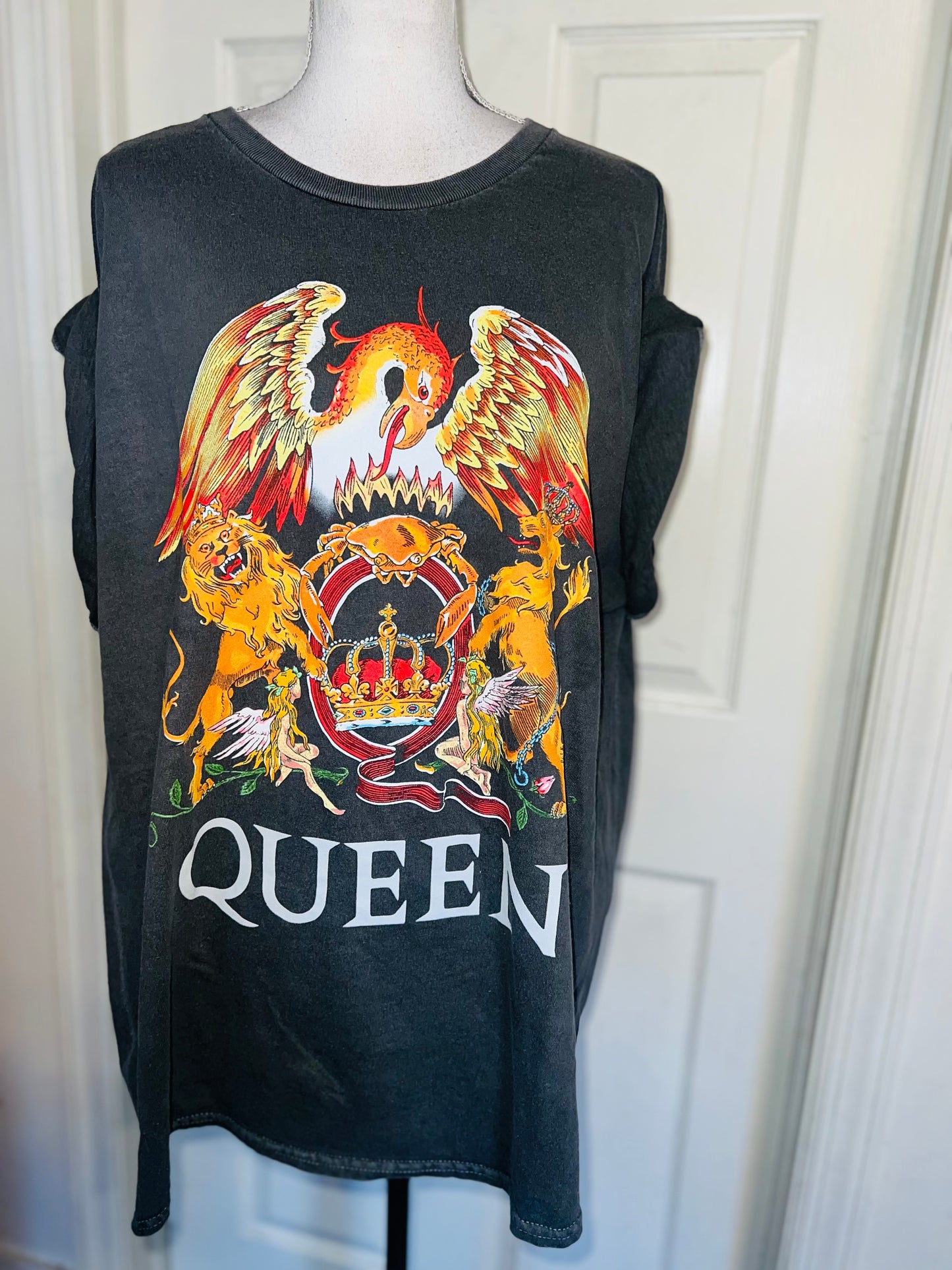 Queen Oversized Distressed Tee