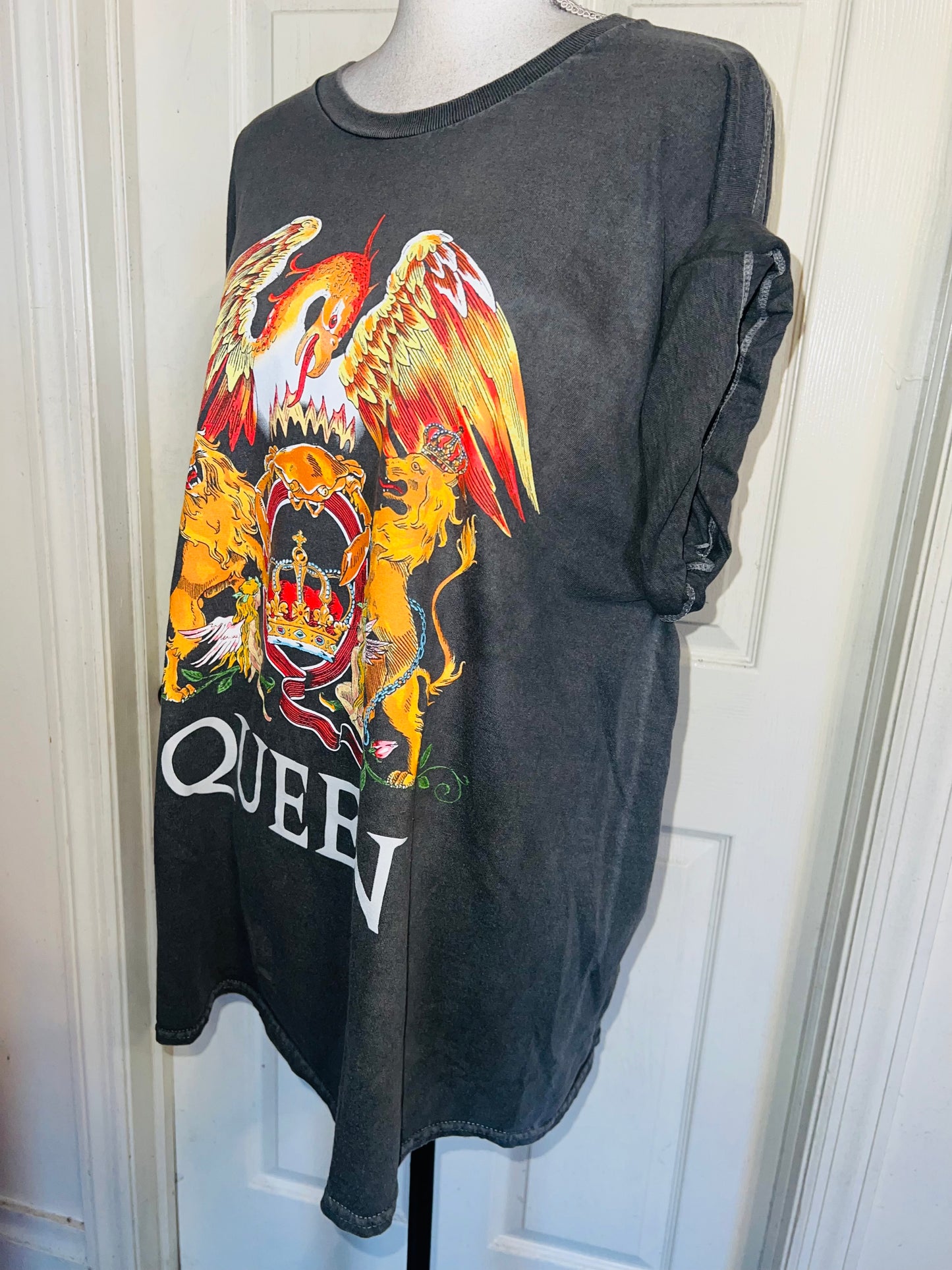 Queen Oversized Distressed Tee