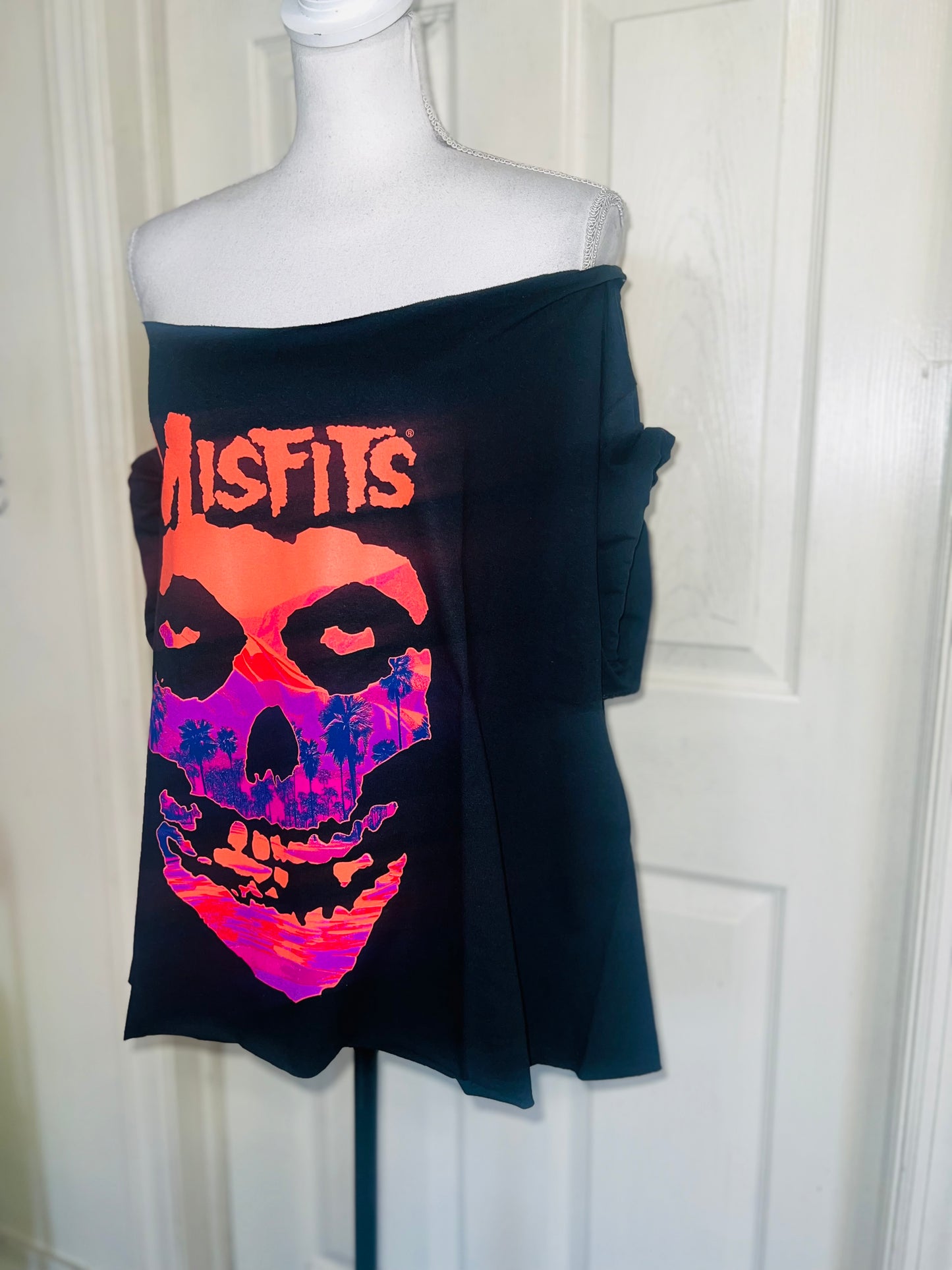 Misfits Oversized Off The Shoulder Distressed Tee