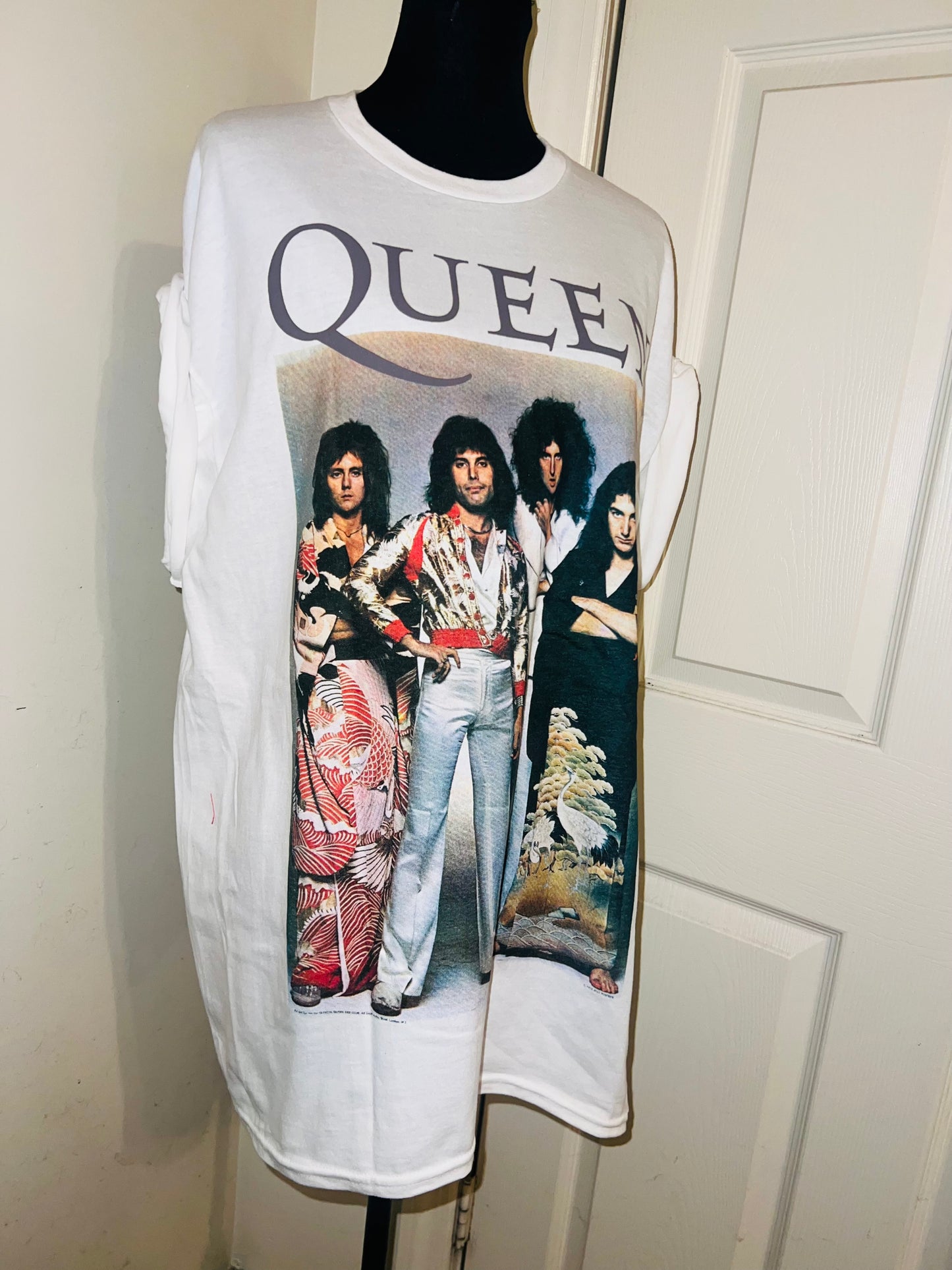 Queen Oversized Distressed Tee