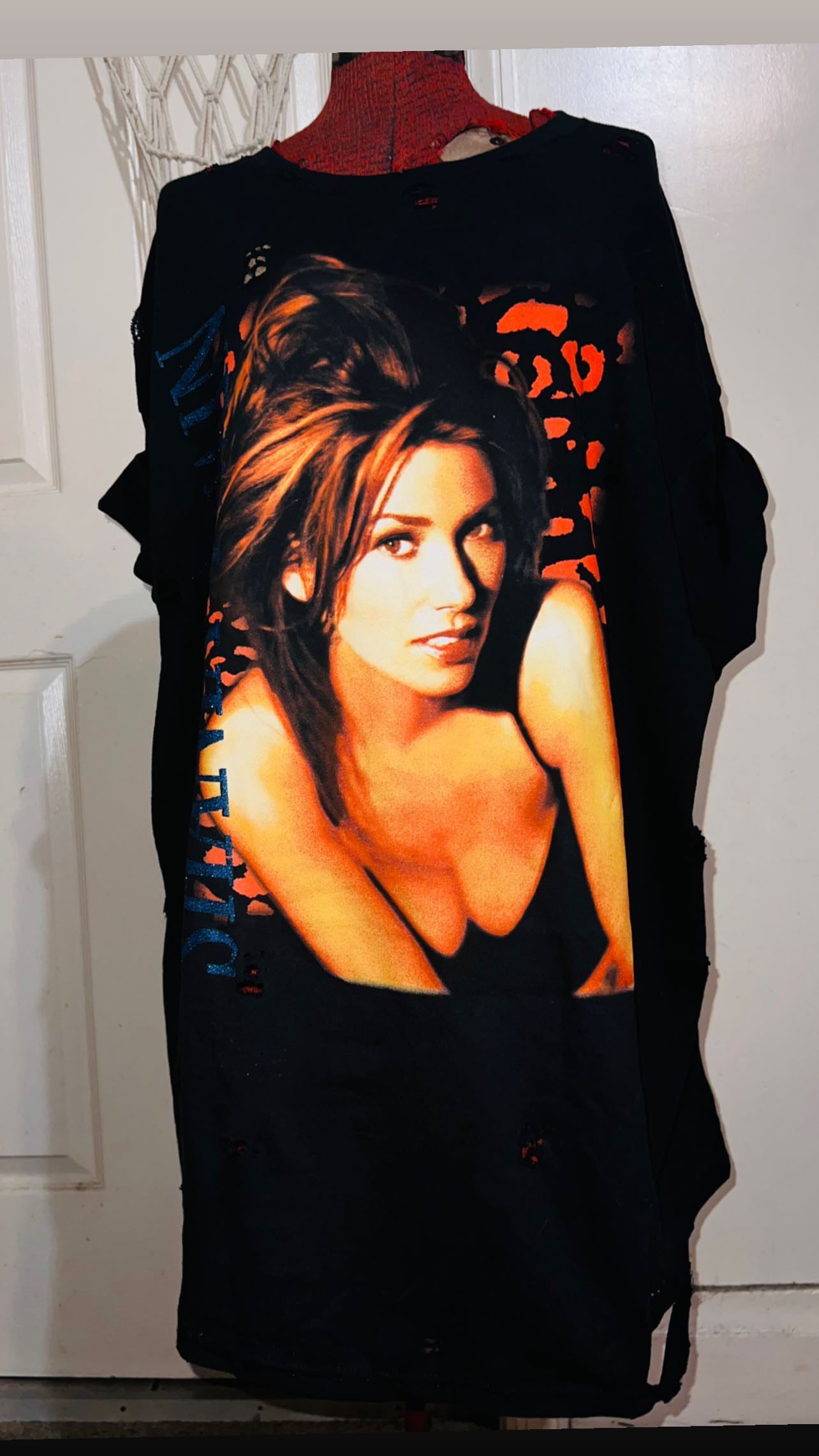 Shania Twain Distressed Tee