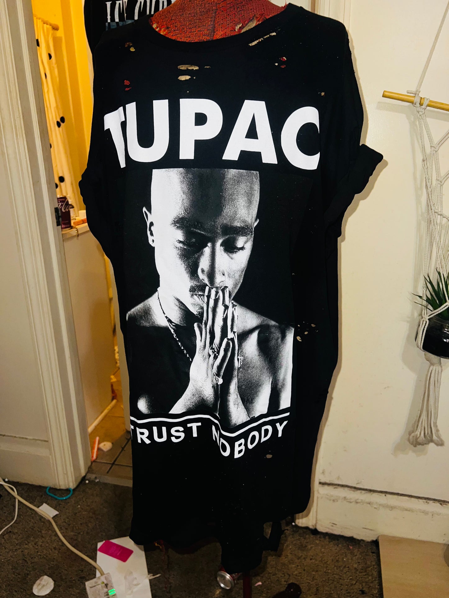 Tupac “Trust Nobody” Oversized Distressed Tee