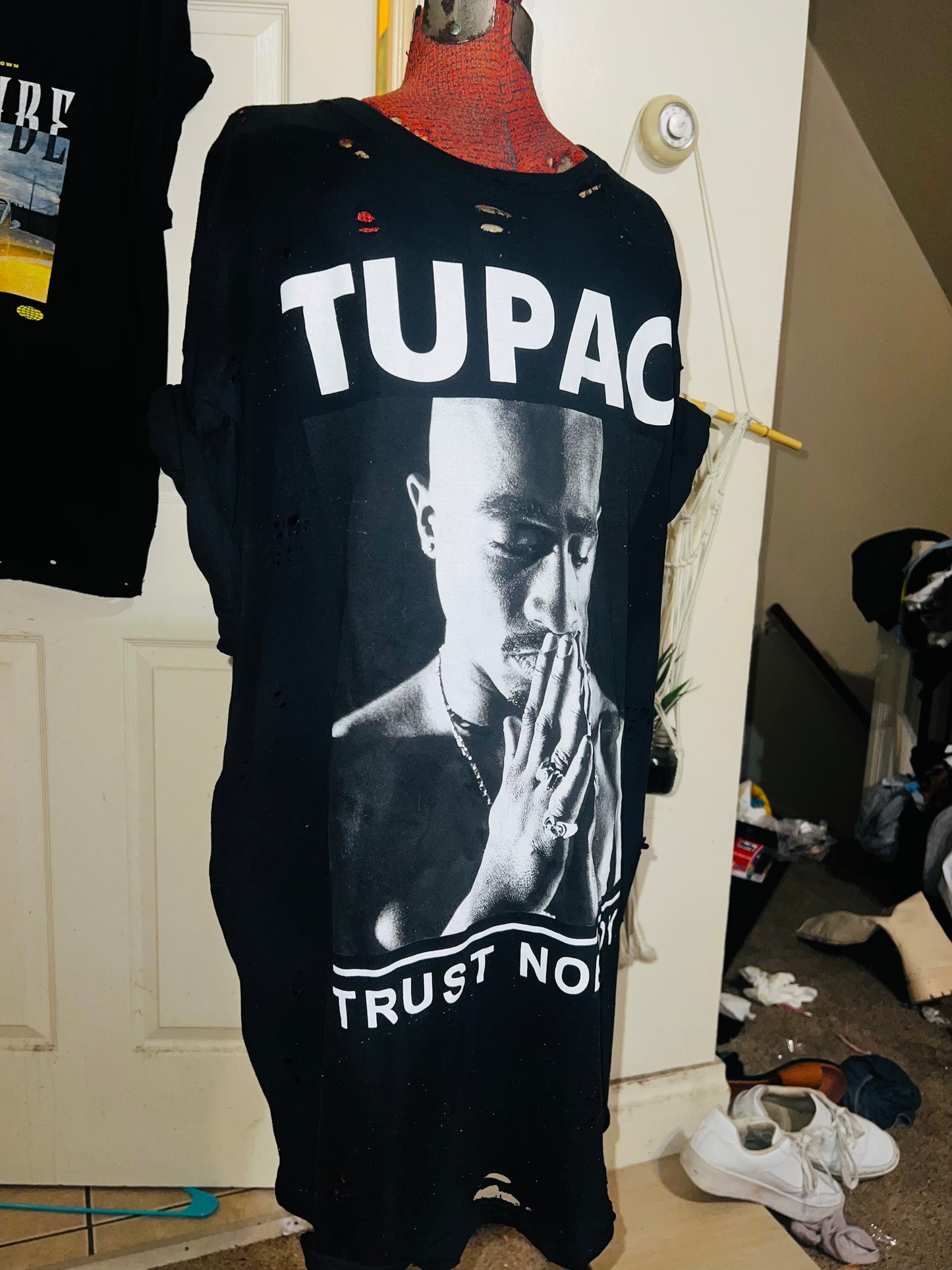 Tupac “Trust Nobody” Oversized Distressed Tee