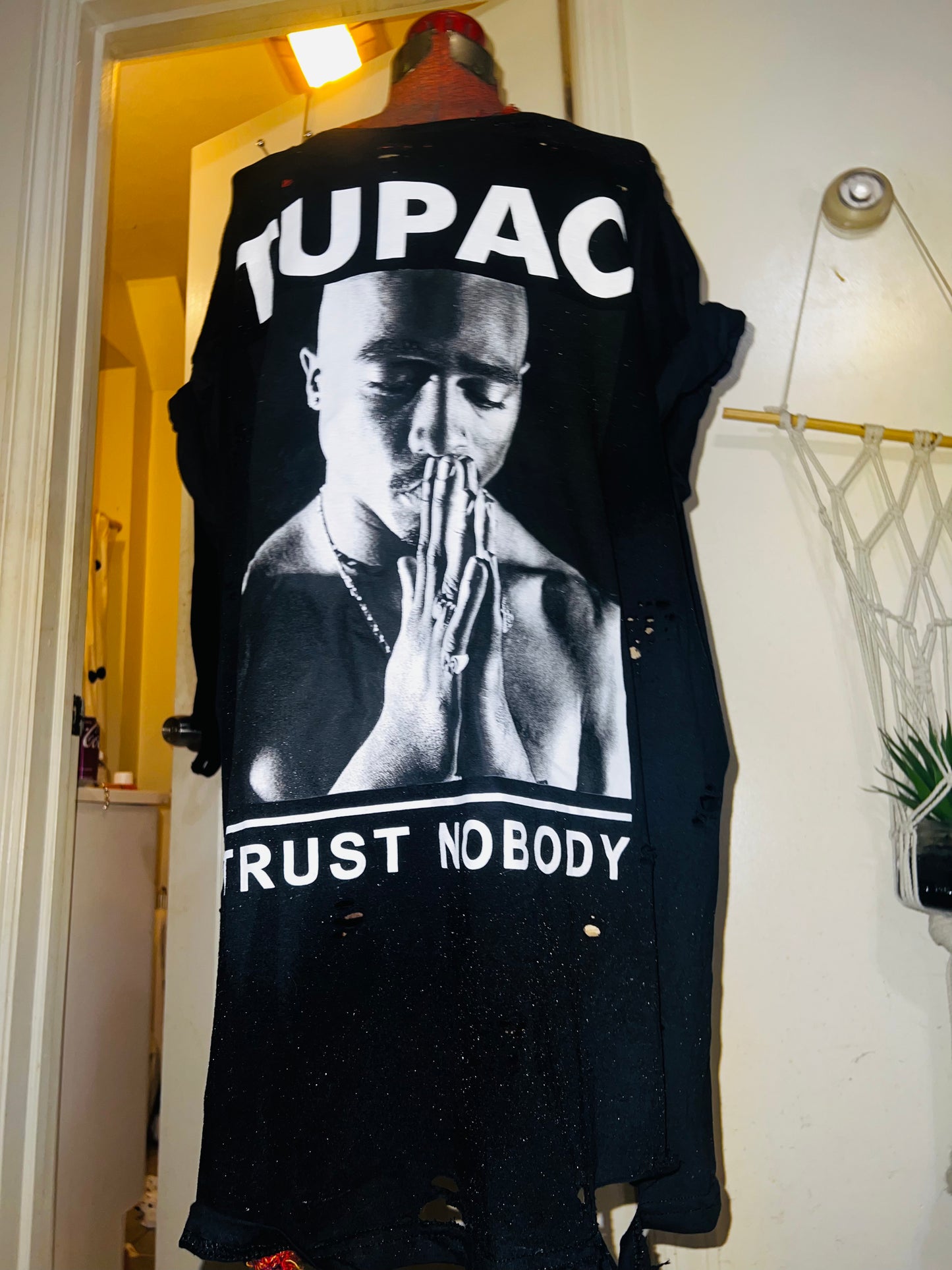 Tupac “Trust Nobody” Oversized Distressed Tee
