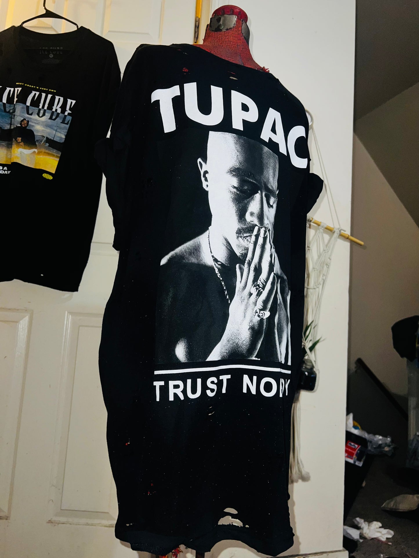 Tupac “Trust Nobody” Oversized Distressed Tee