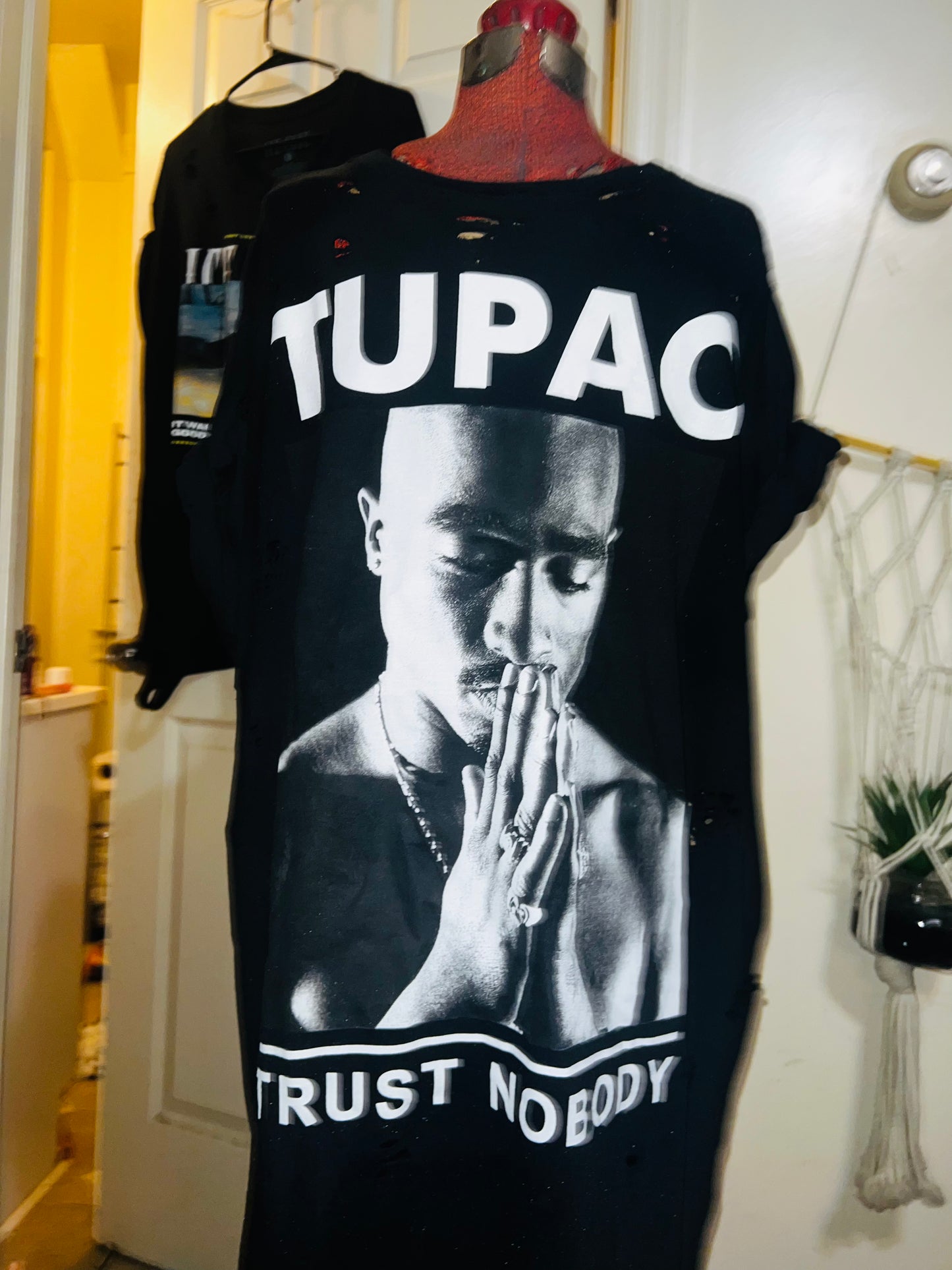 Tupac “Trust Nobody” Oversized Distressed Tee