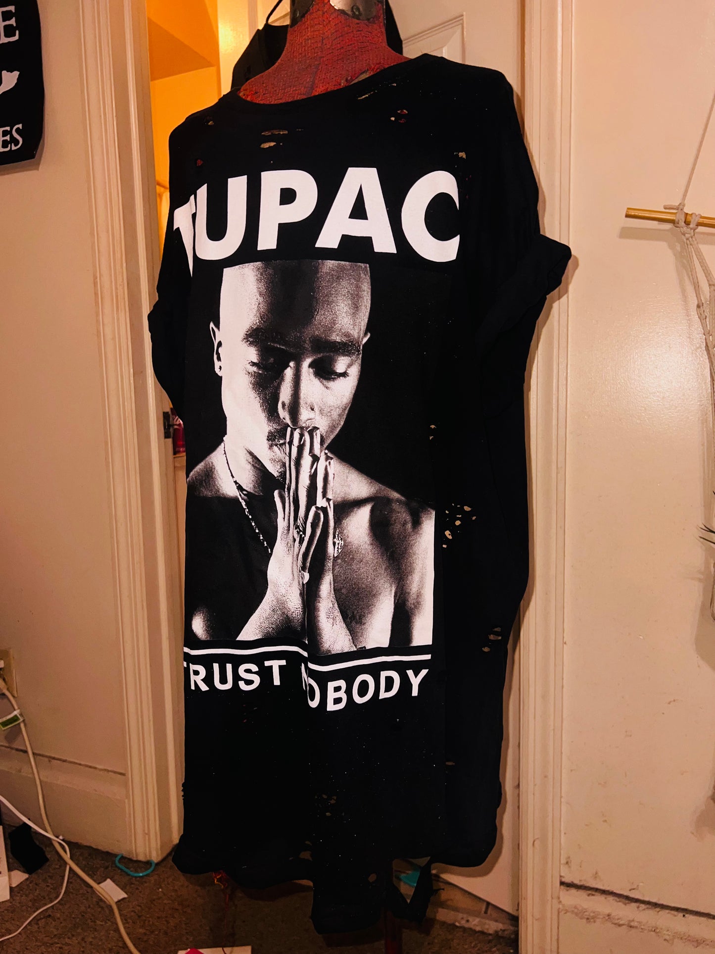 Tupac “Trust Nobody” Oversized Distressed Tee