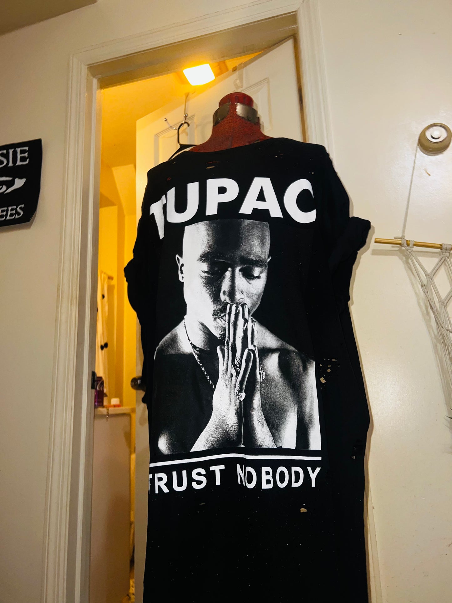 Tupac “Trust Nobody” Oversized Distressed Tee