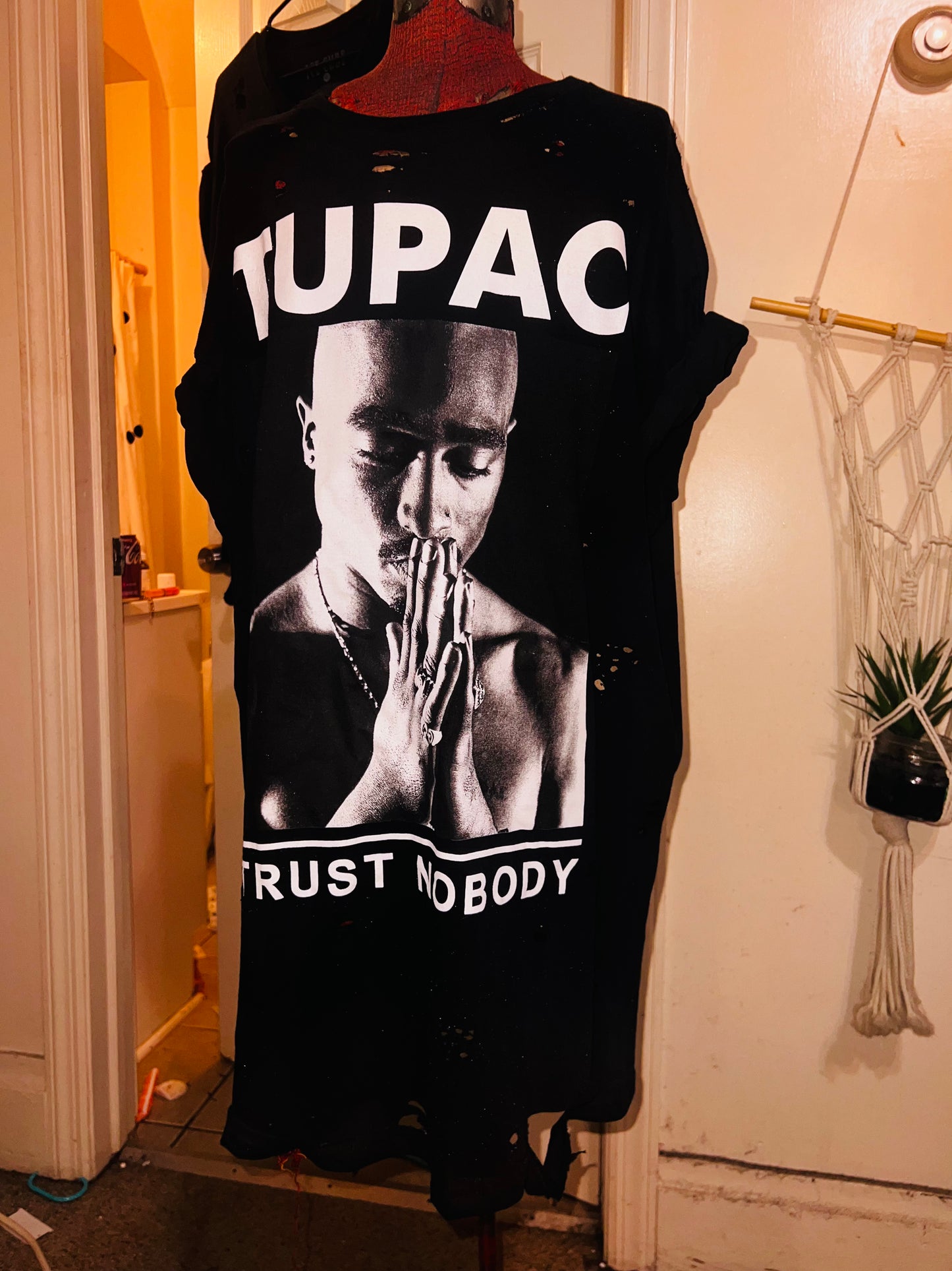 Tupac “Trust Nobody” Oversized Distressed Tee