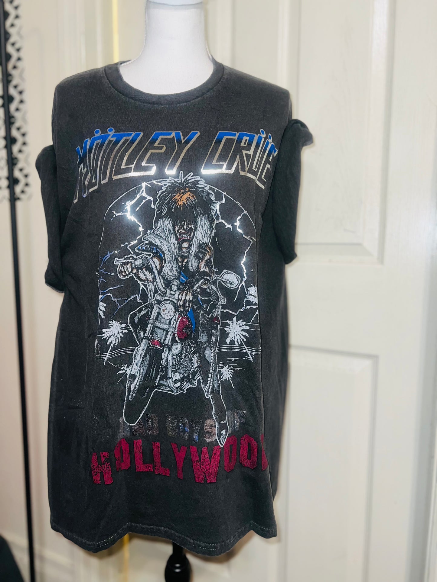 Motley Crue Oversized Distressed Tee