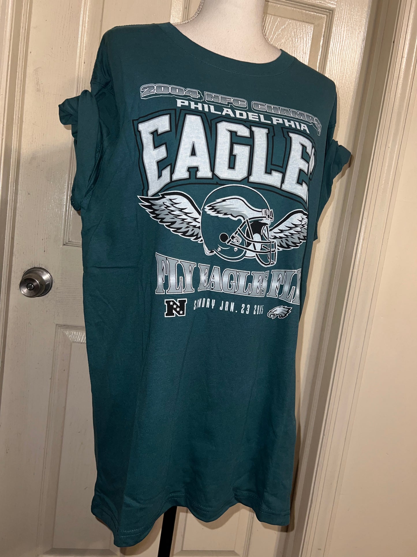 Philadelphia Eagles Oversized Distressed Tee