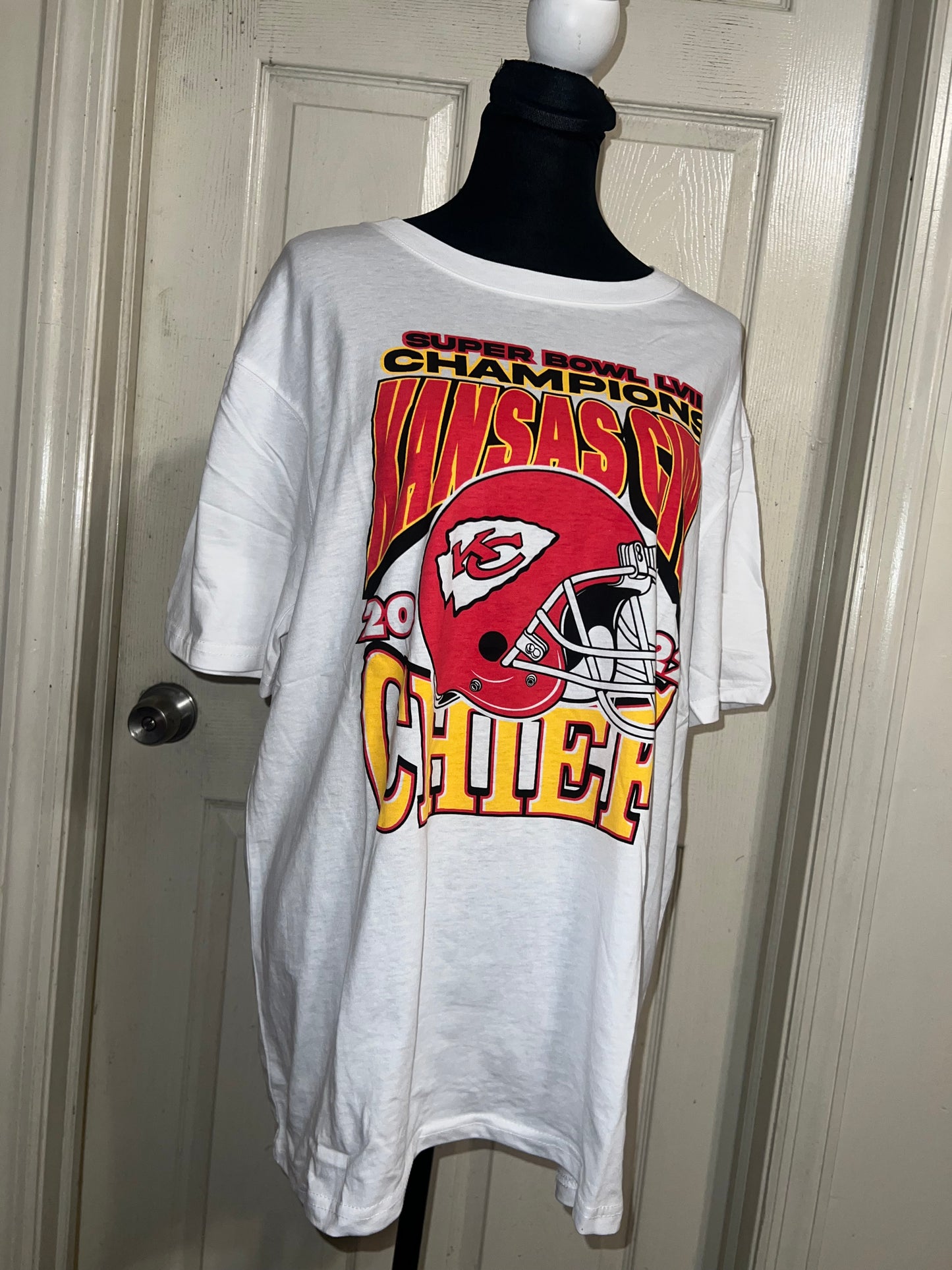 Kansas City Chiefs Oversized Distressed Tee