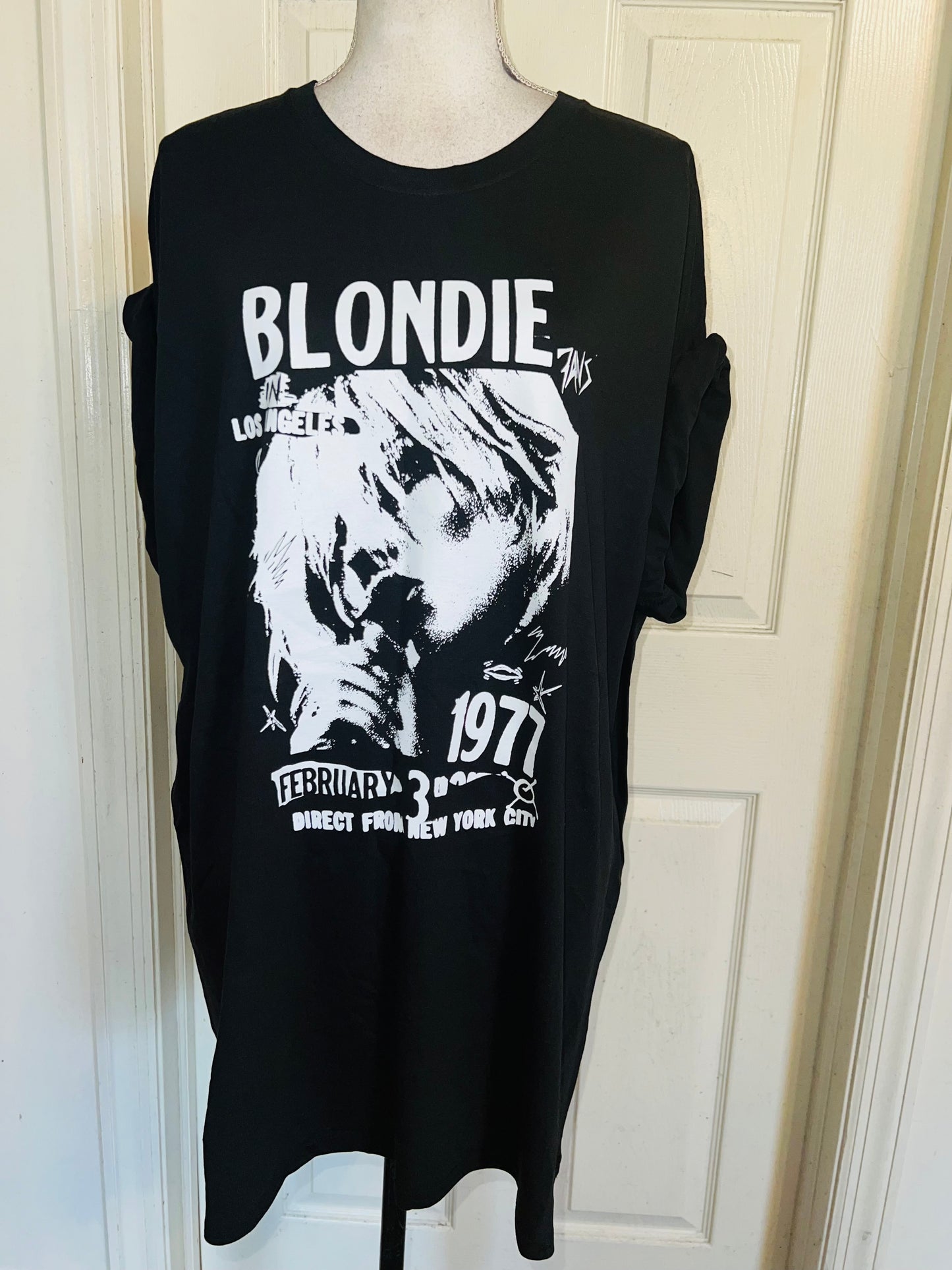 Blondie Oversized Distressed Tee