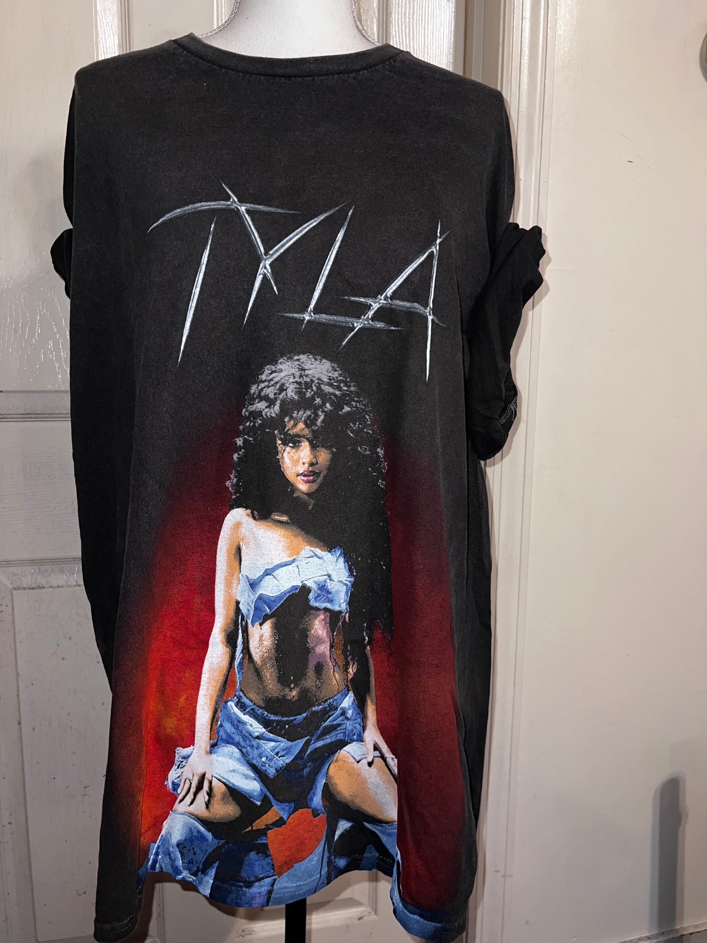 Tyla Oversized Disyressed Tee