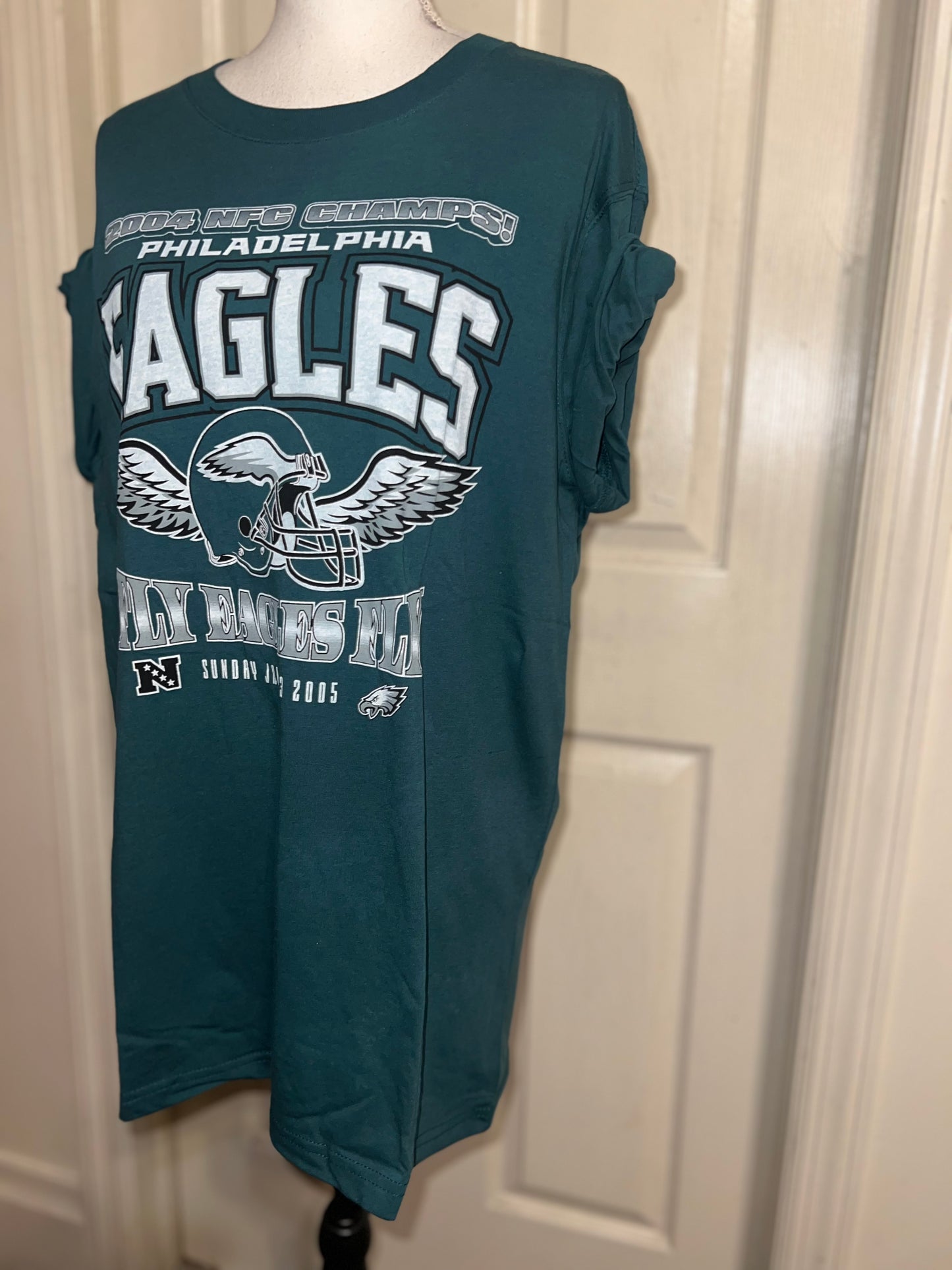 Philadelphia Eagles Oversized Distressed Tee