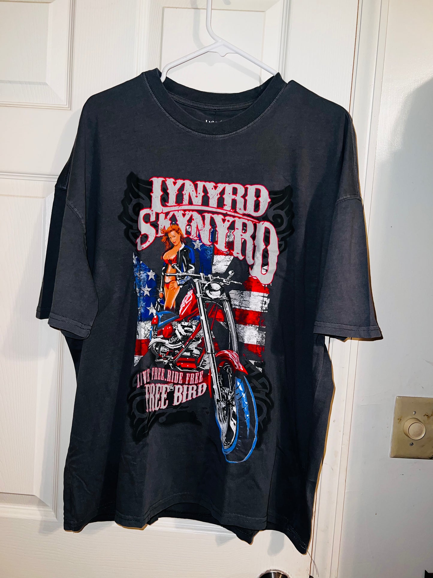 Lynyrd Skynyrd Free Bird Oversized Distressed Tee