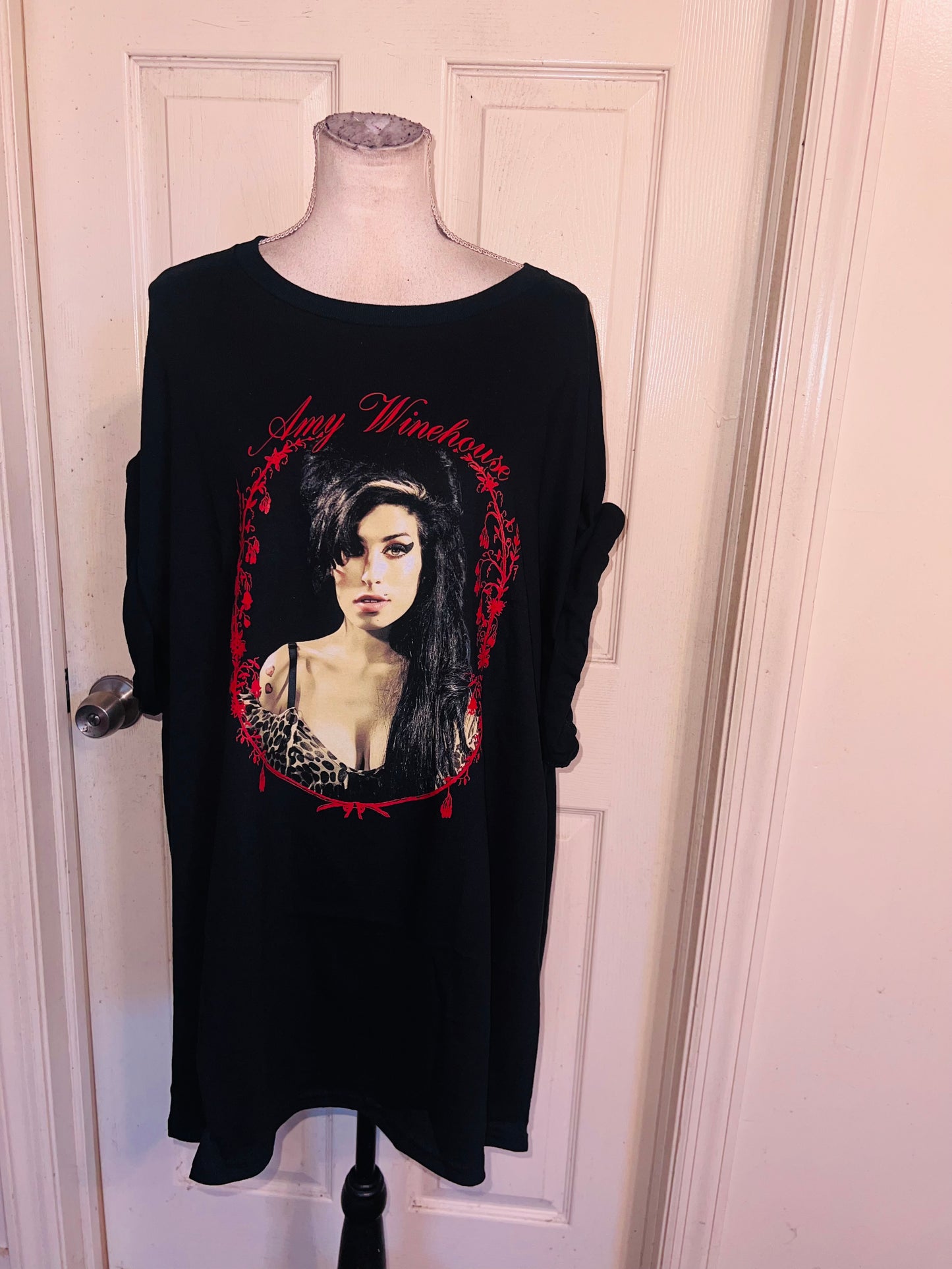 Amy Winehouse Oversized Distressed Tee