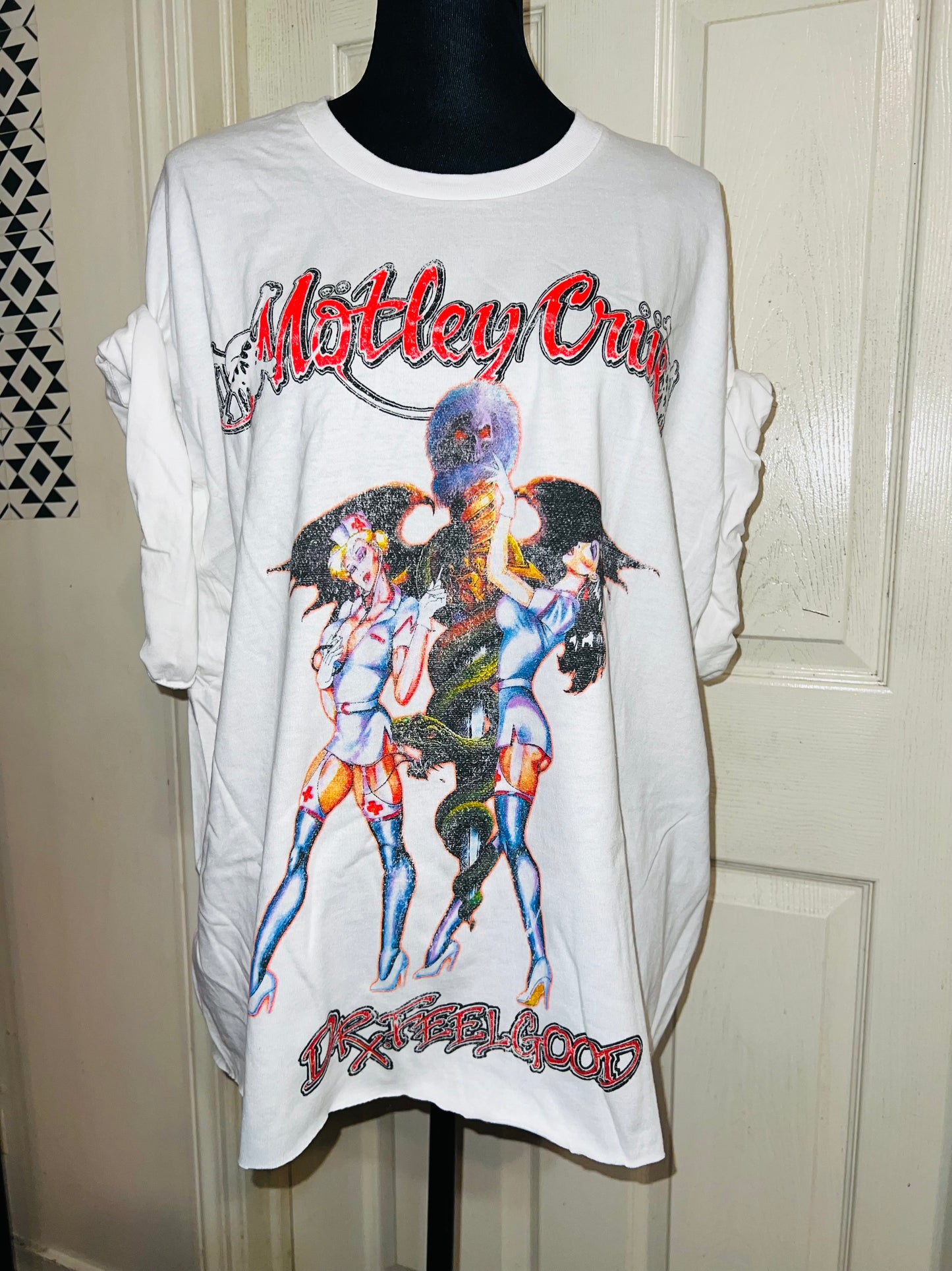 Mötley Crüe Oversized Distressed Tee