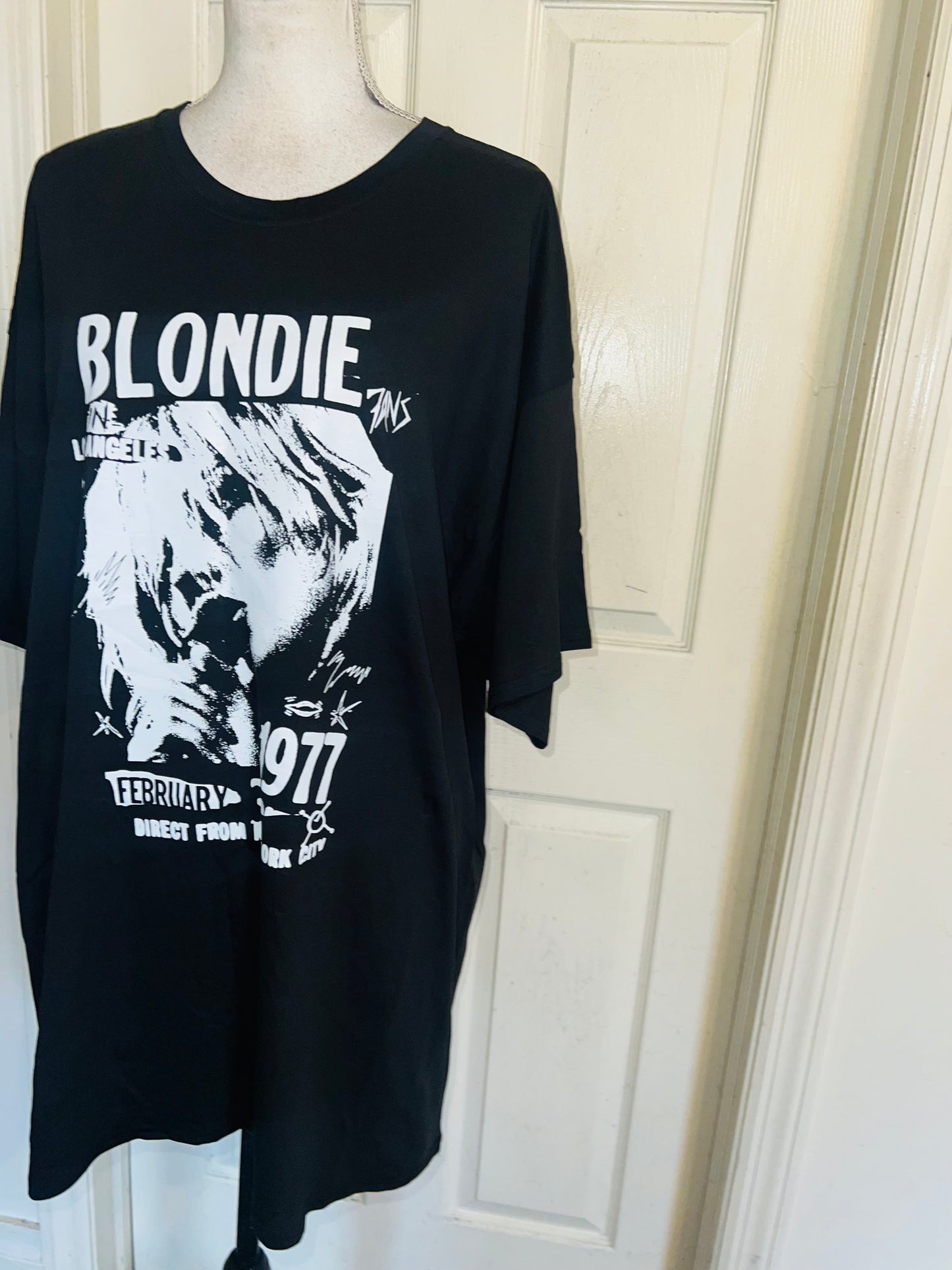 Blondie Oversized Distressed Tee