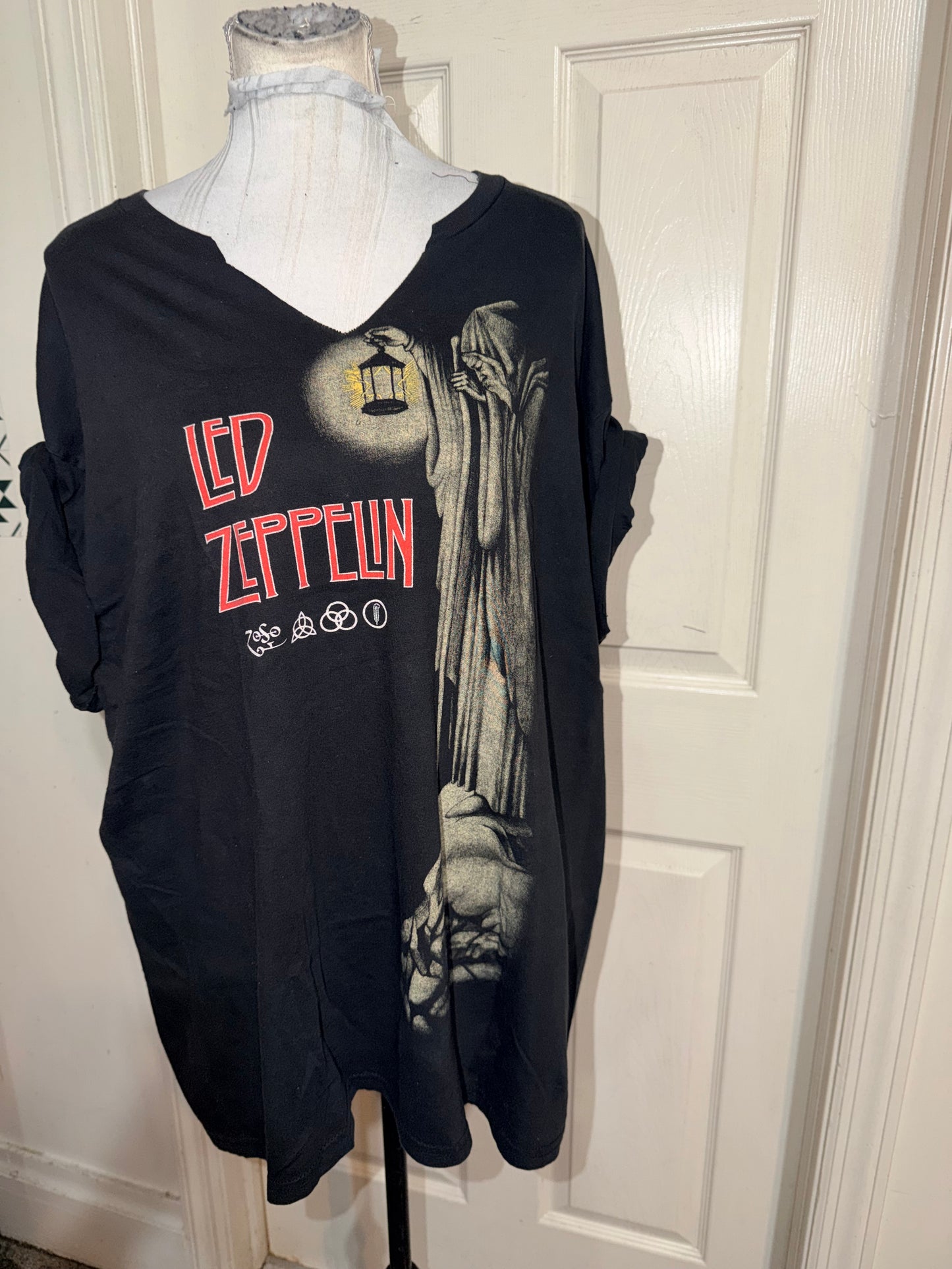 Led Zeppelin Oversized Distressed Tee
