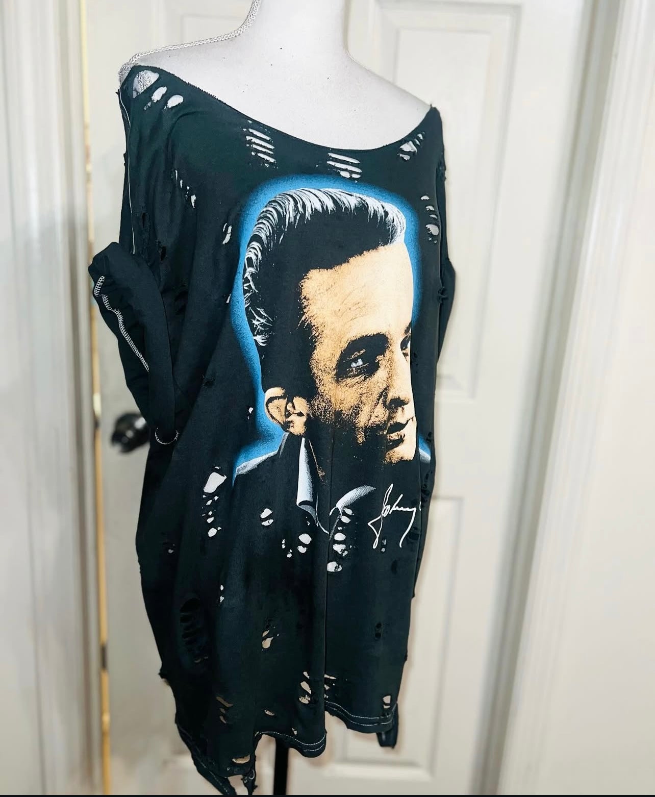 Johnny Cash Oversized Distressed Tee