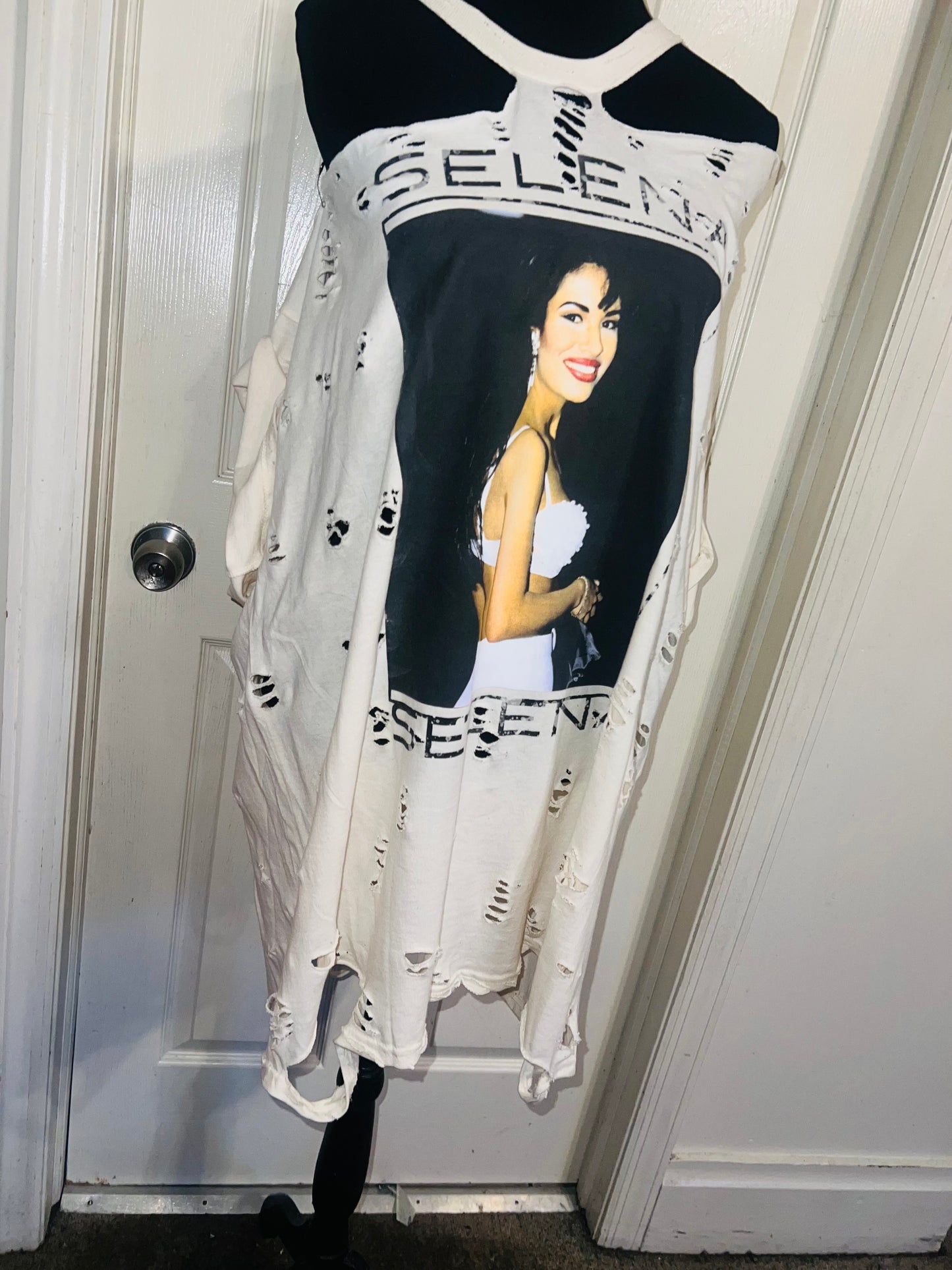 Selena Oversized Distressed Tee