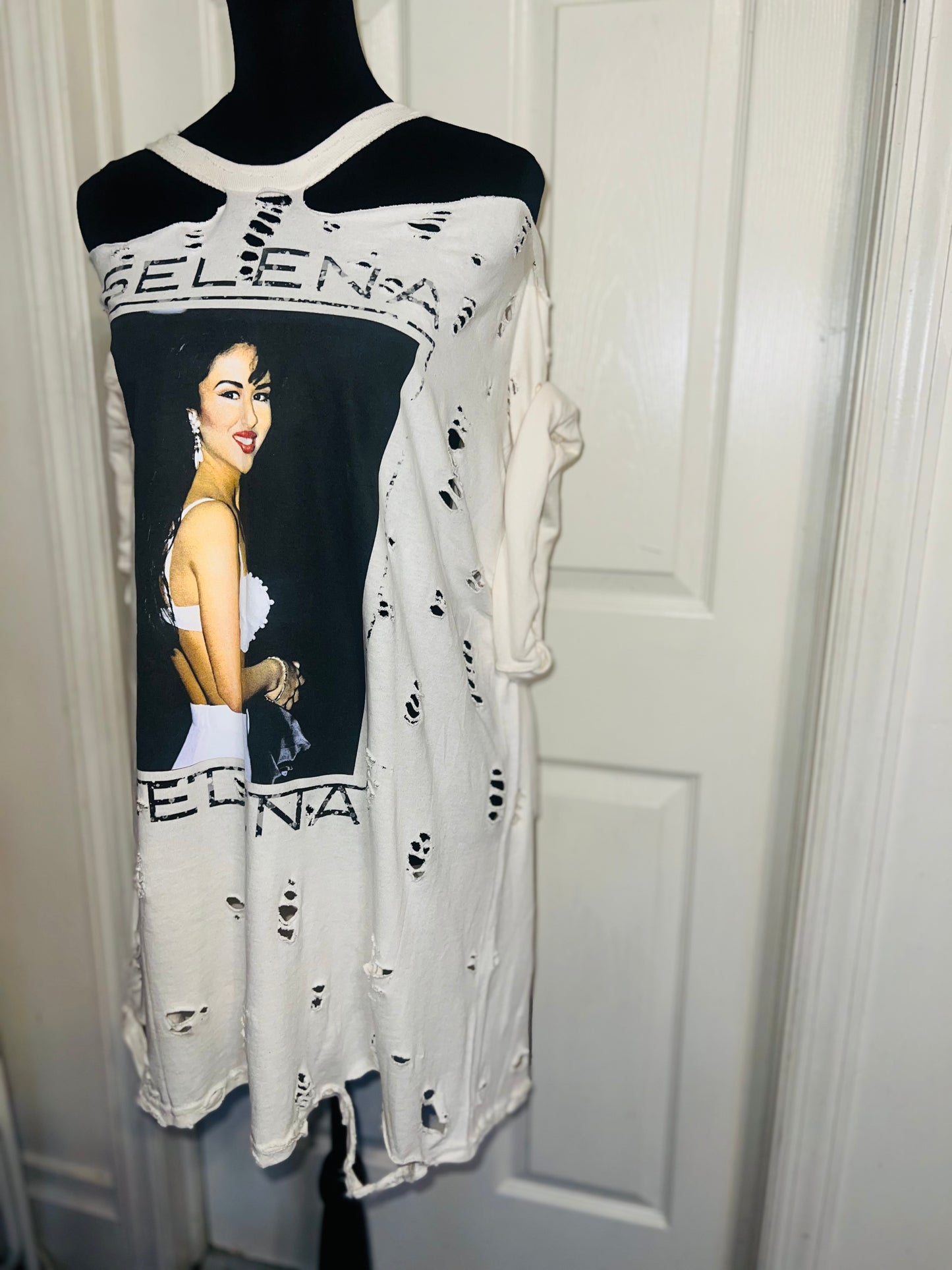Selena Oversized Distressed Tee