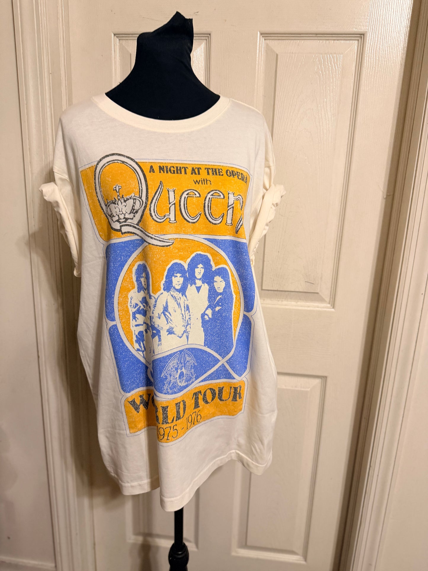 Queen Oversized Distressed Tee