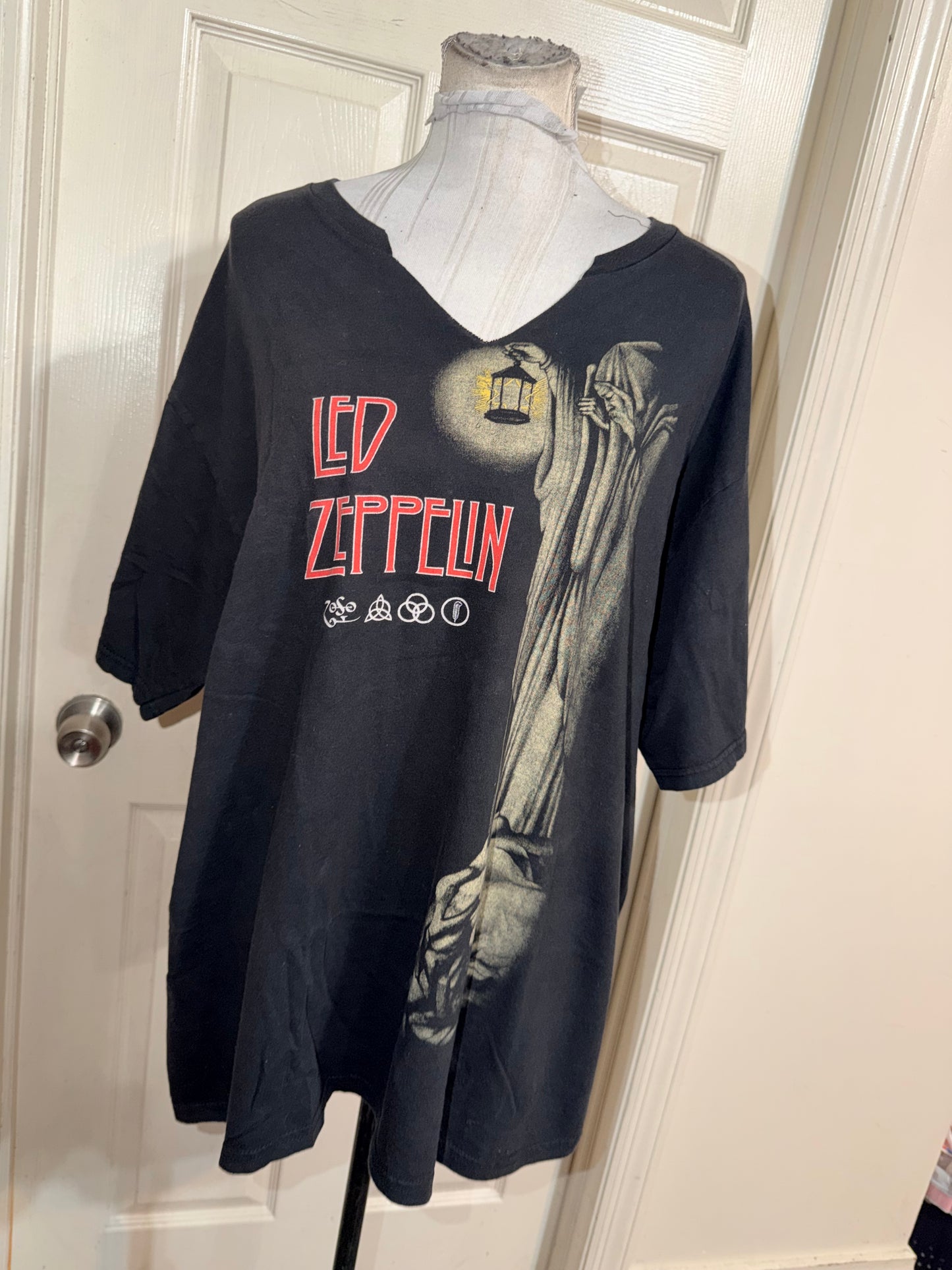 Led Zeppelin Oversized Distressed Tee