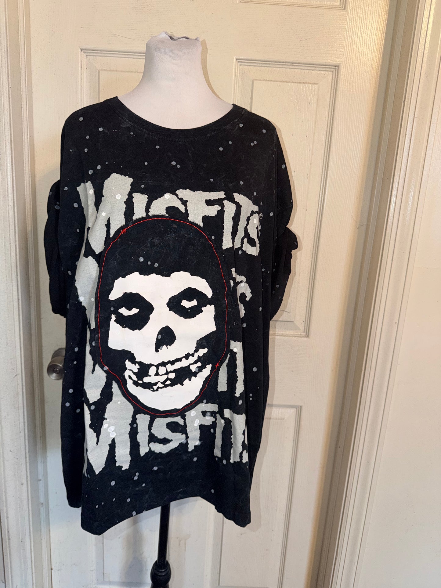 Misfits Oversized Distressed Tee