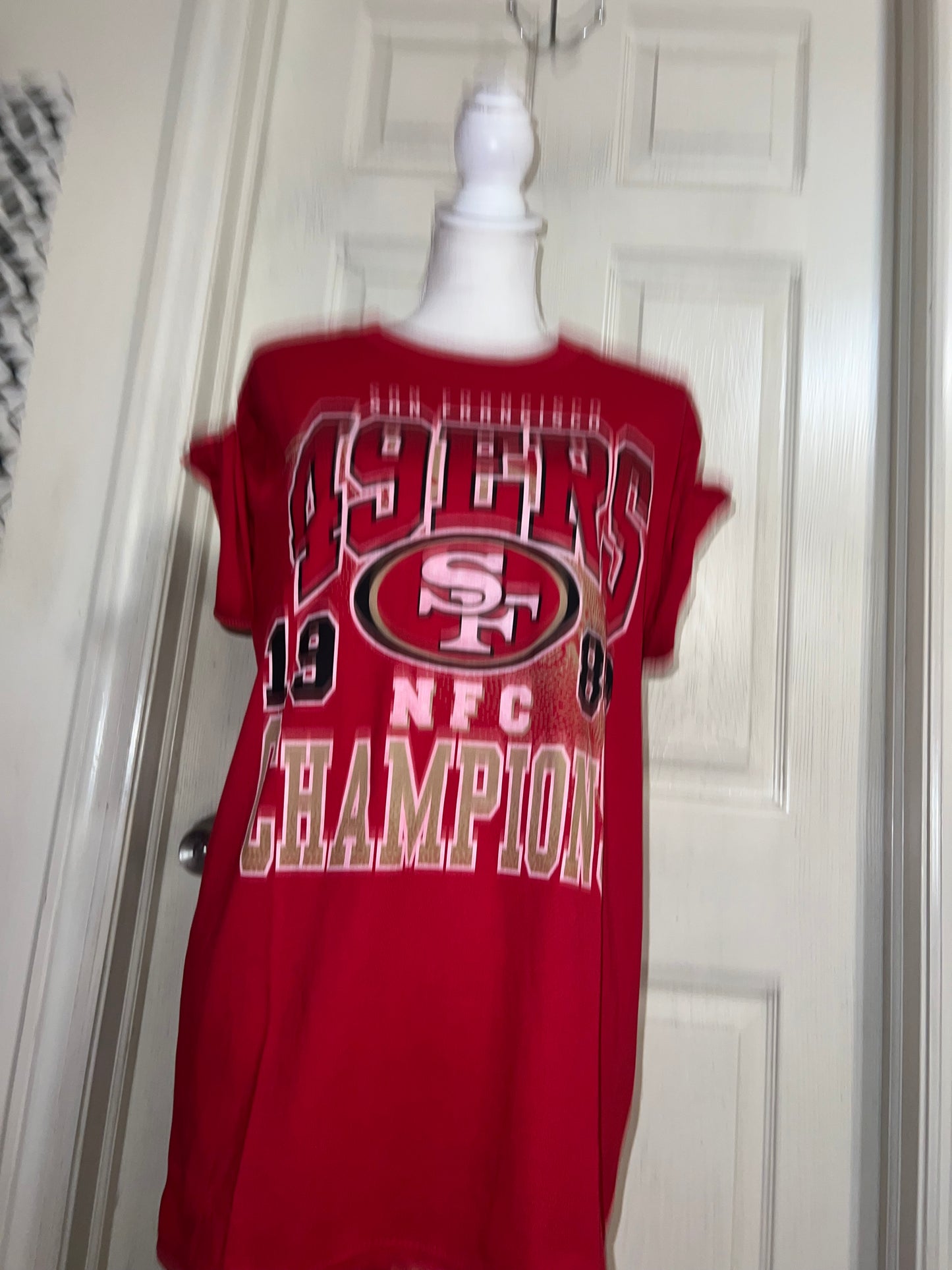 San Francisco 49ers Oversized Distressed Tee