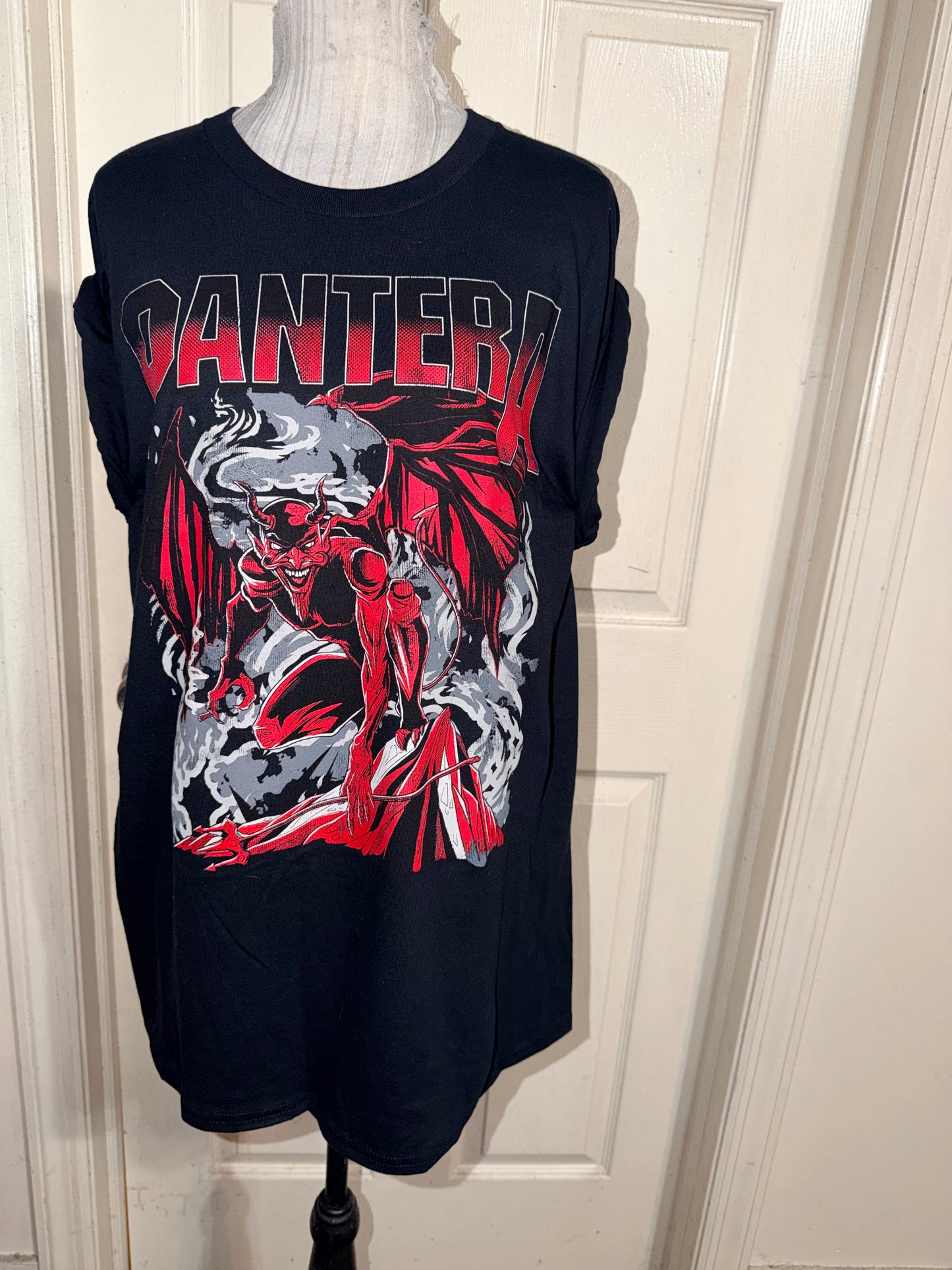 Pantera Oversized Distressed Tee