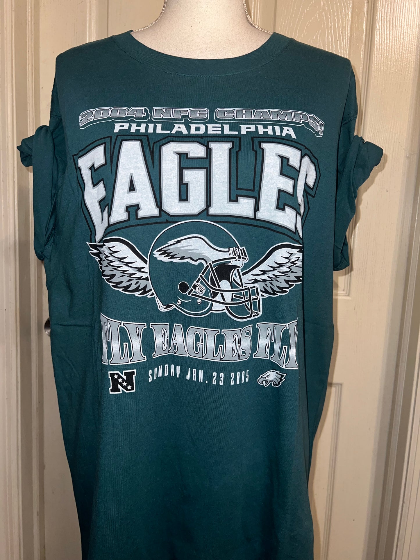 Philadelphia Eagles Oversized Distressed Tee