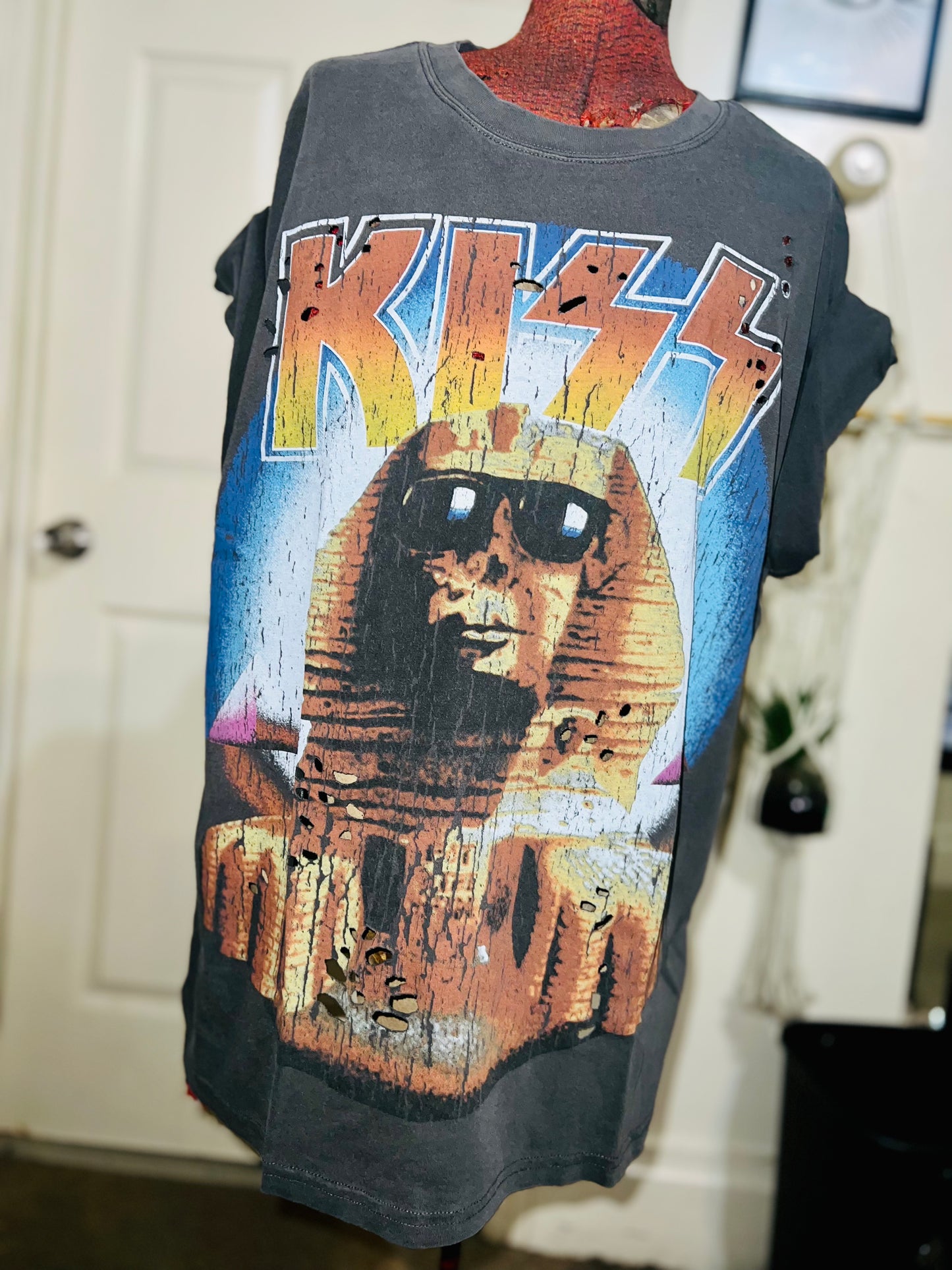 KISS Pyramids Oversized Distressed Tee