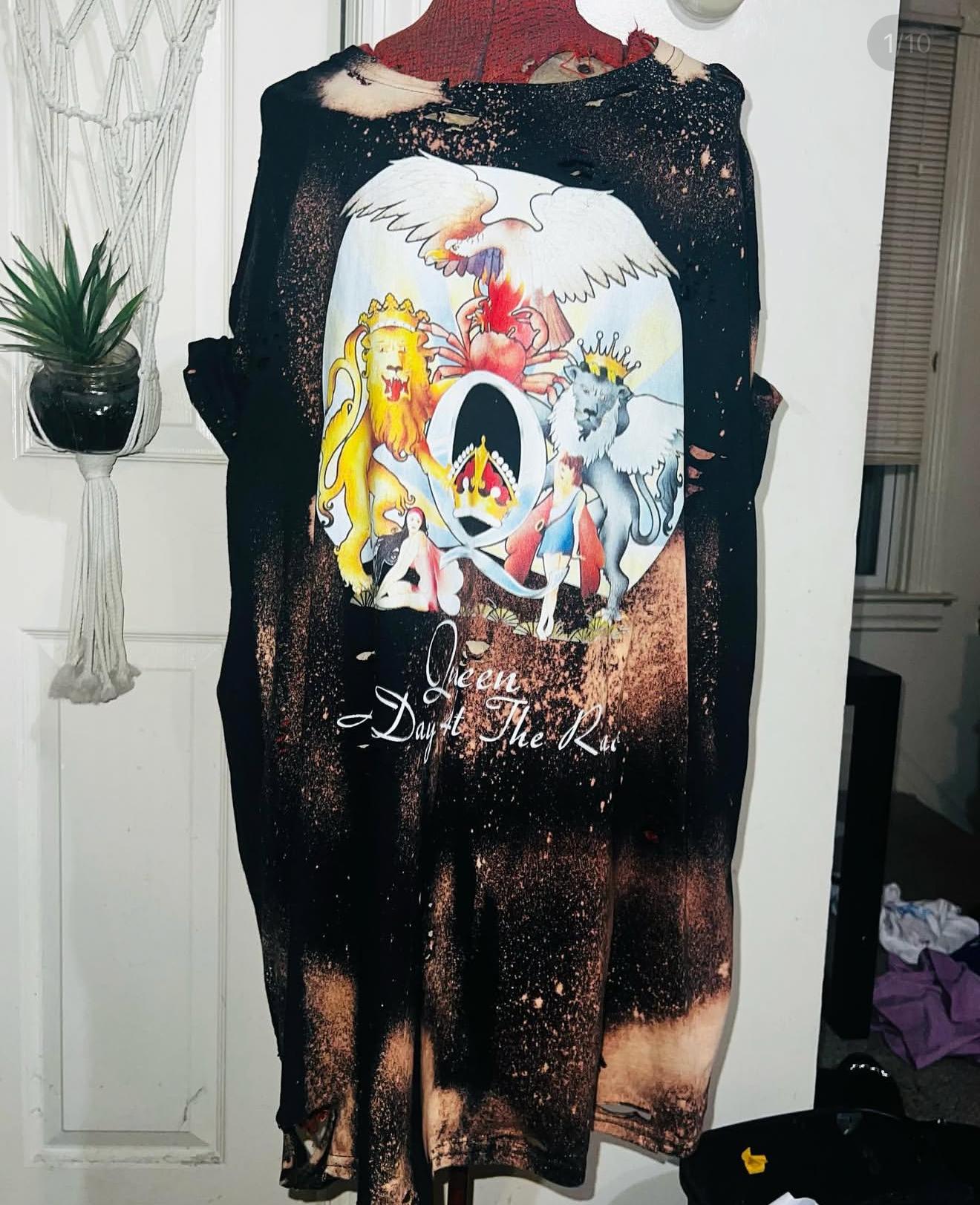 Queen Oversized Distressed Tee