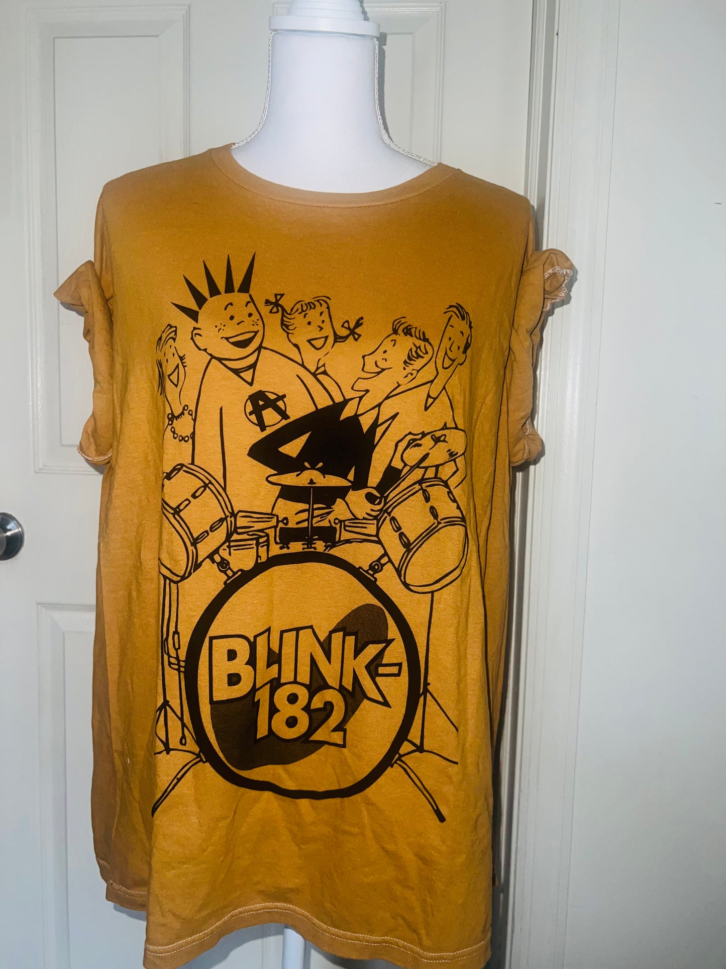 Blink 182 Oversized Distressed Tee